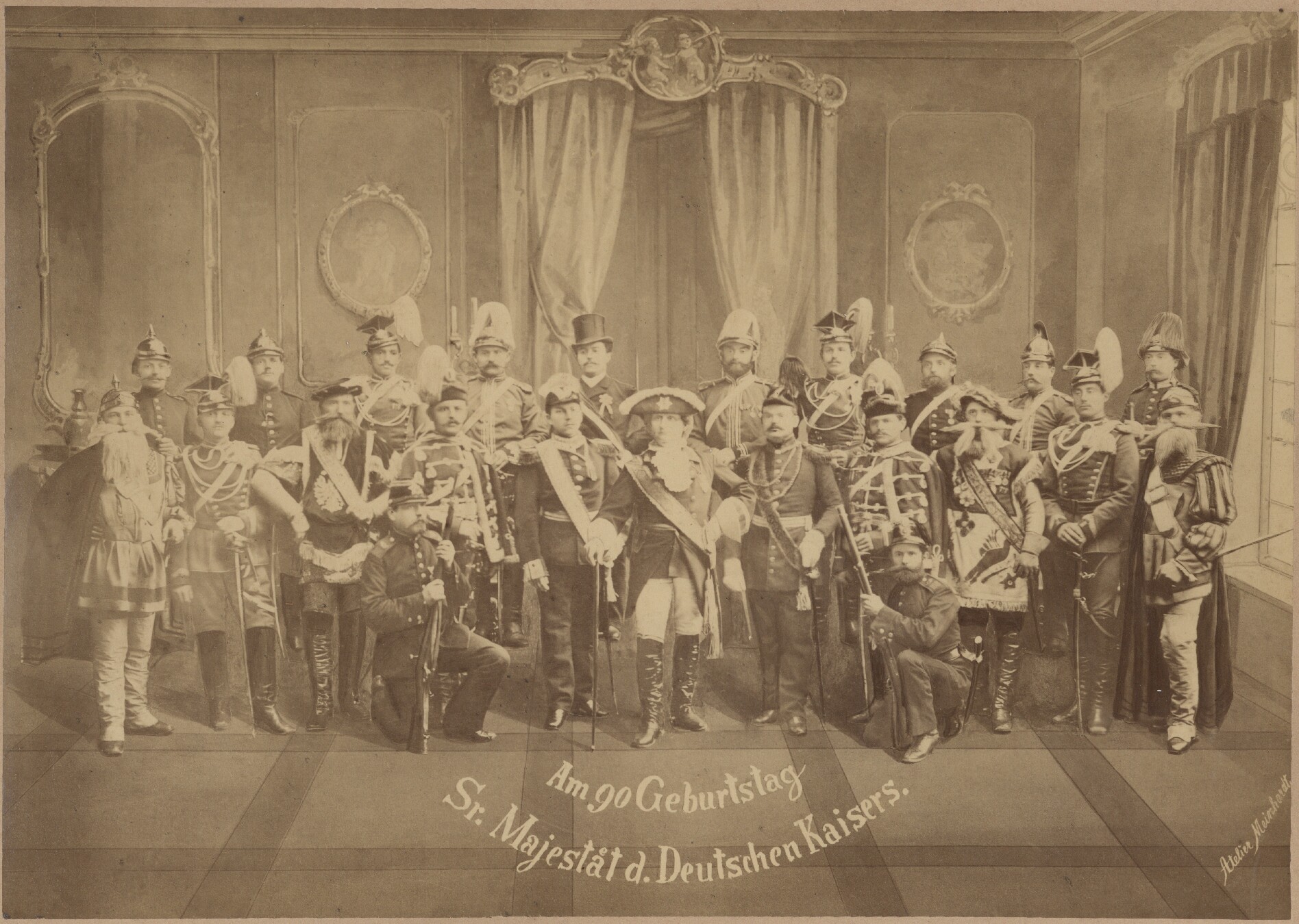 Gruppenfoto zum Kaisergeburtstag (Kreismuseum Grimma RR-F)