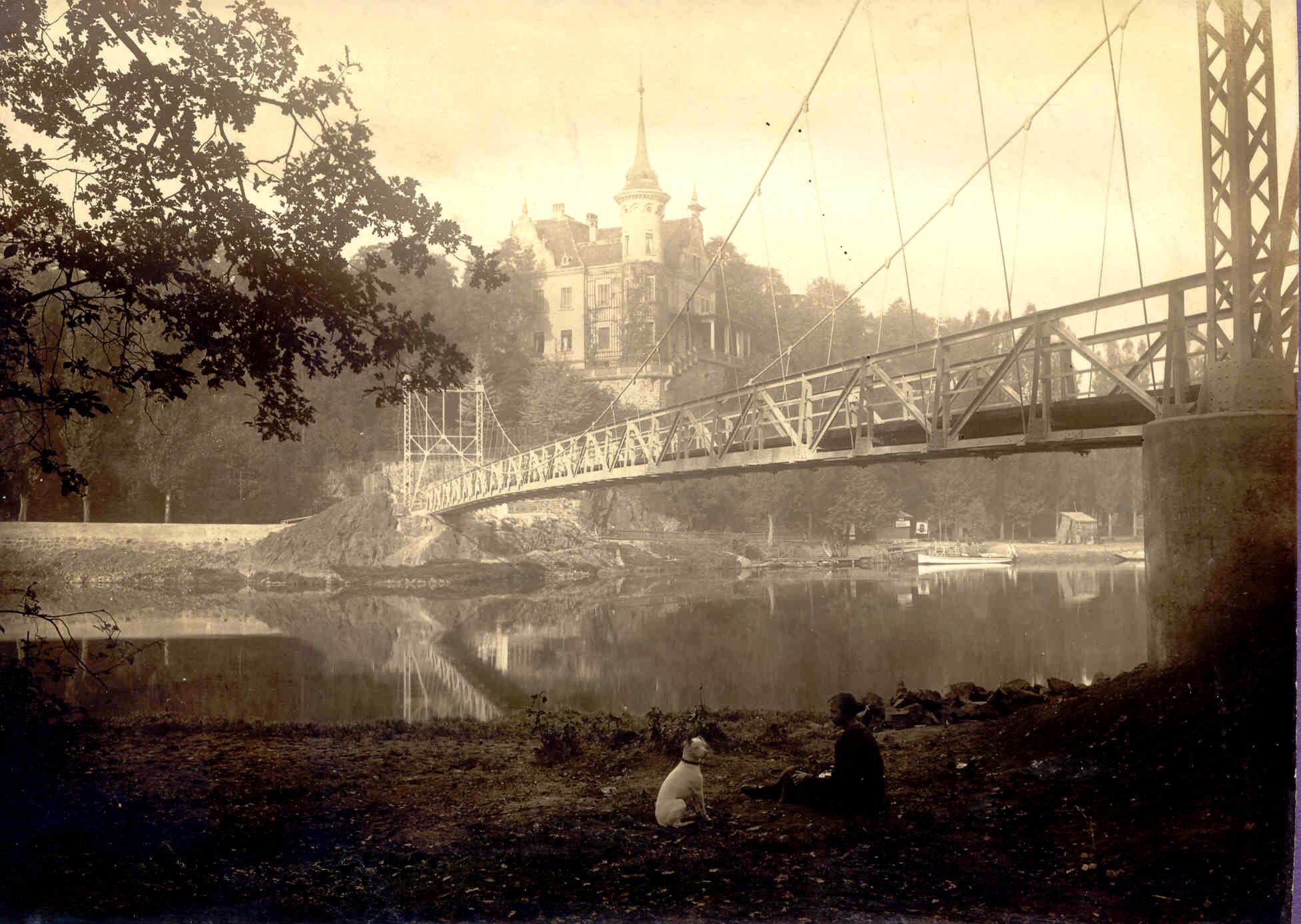 Hängebrücke mit Gattersburg in Grimma (Kreismuseum Grimma RR-F)