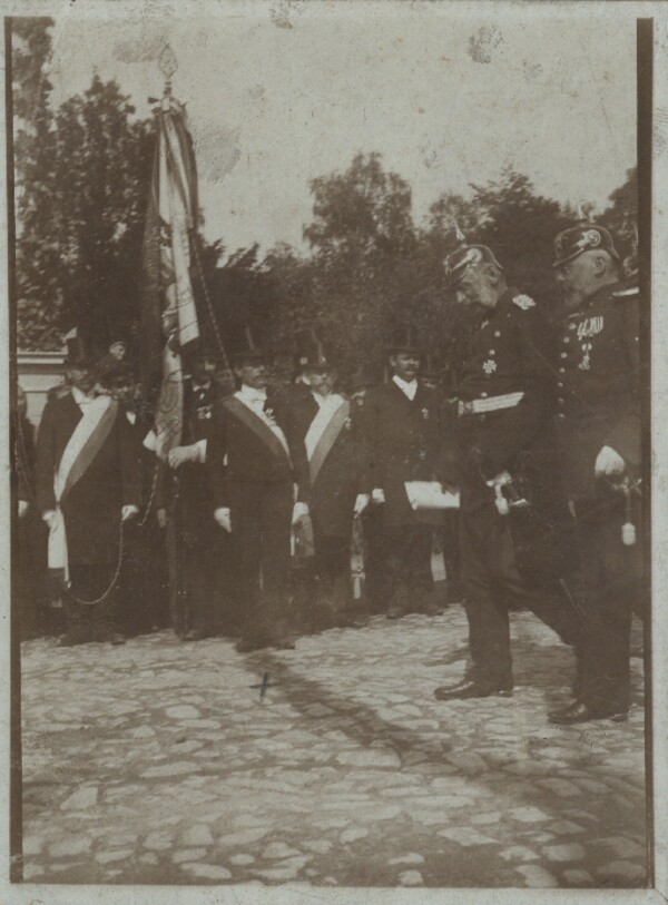 Paradeaufstellung in Grimma am 10. September 1902 (Kreismuseum Grimma RR-F)