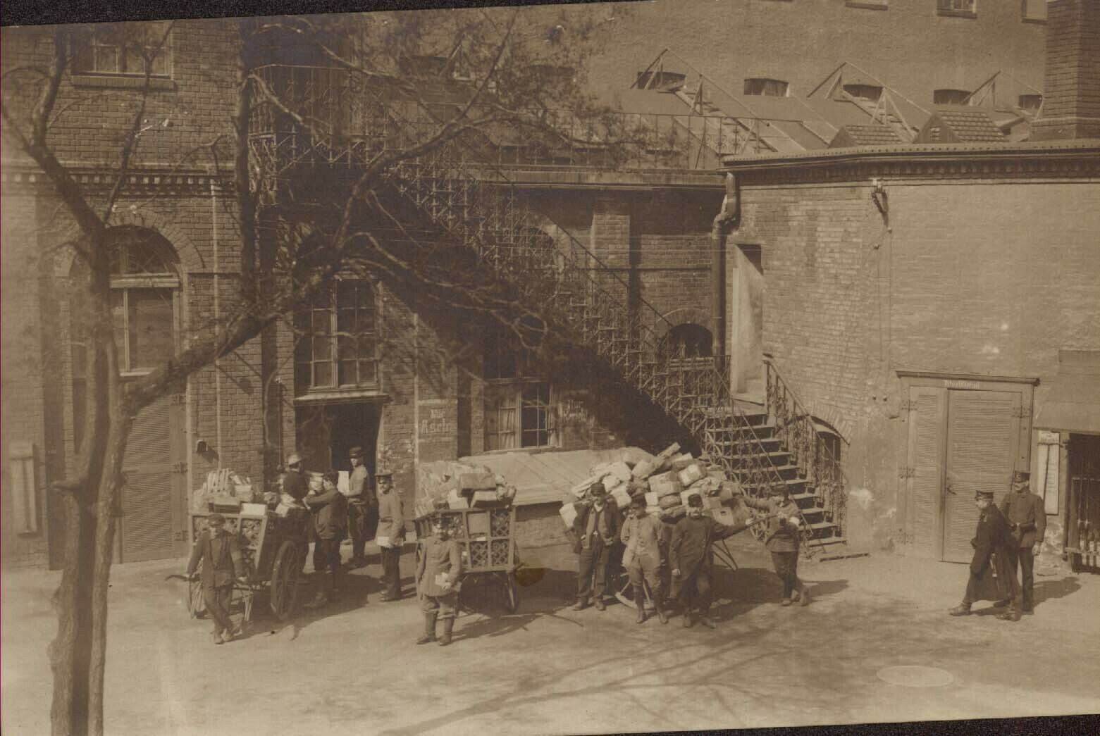 Posteingang im Kriegsgefangenenlager Golzern (Kreismuseum Grimma RR-F)