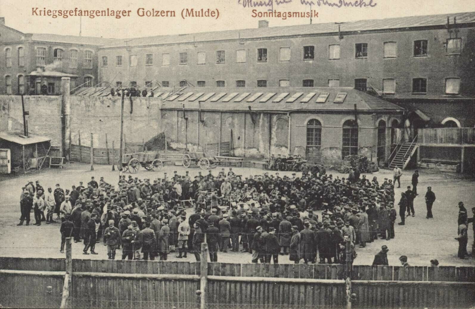 Sonntagsmusik im Kriegsgefangenenlager Golzern (Kreismuseum Grimma RR-F)
