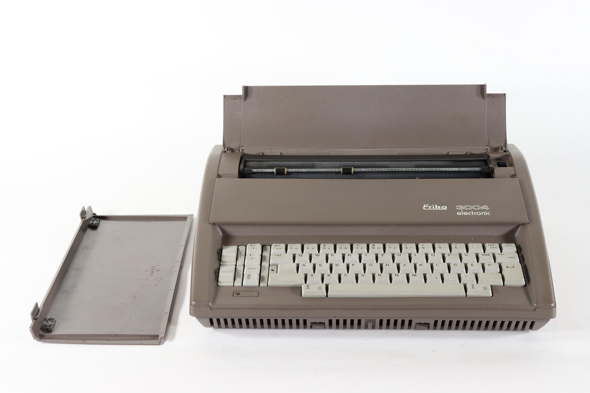 Schreibmaschine, Front (Industriemuseum Chemnitz; Fotografin: Marion Kaiser CC BY-NC-SA)