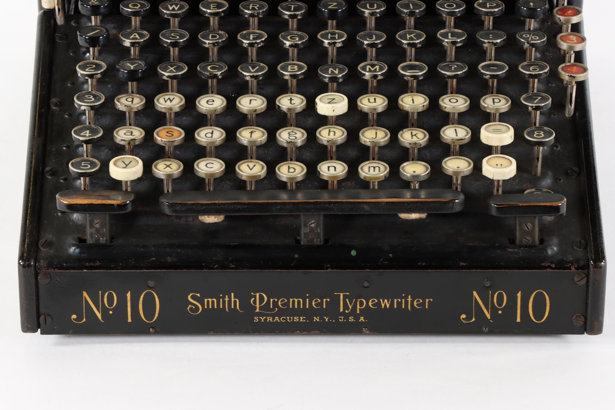 Schreibmaschine, Detail Front (Industriemuseum Chemnitz; Fotografin: Marion Kaiser CC BY-NC-SA)