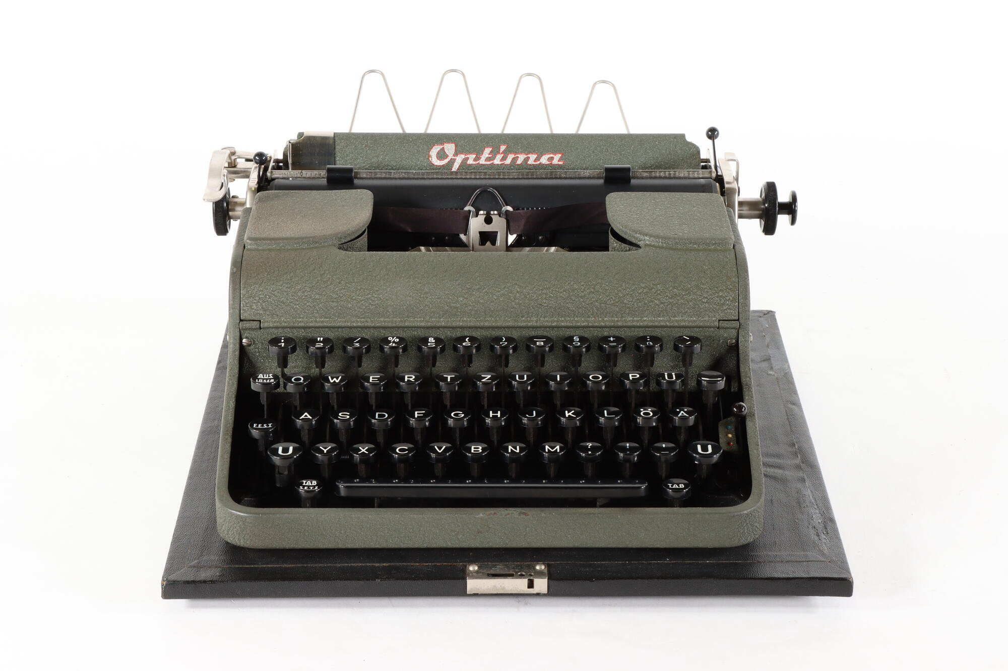 Schreibmaschine, Front (Industriemuseum Chemnitz; Fotografin: Marion Kaiser CC BY-NC-SA)