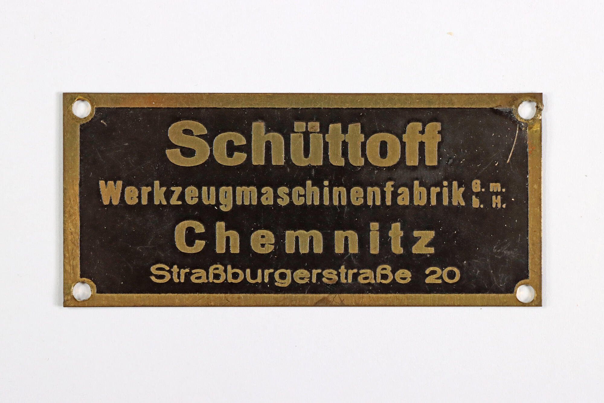 Maschinenschild, Draufsicht (Industriemuseum Chemnitz; Fotografin: Marion Kaiser CC BY-NC-SA)