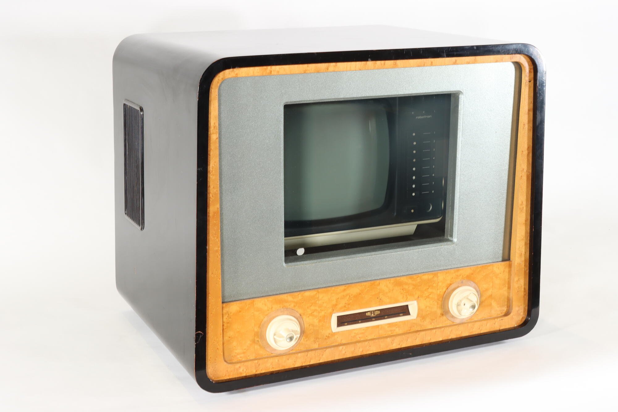 Fernseher, seitlich (Industriemuseum Chemnitz; Fotografin: Marion Kaiser CC BY-NC-SA)