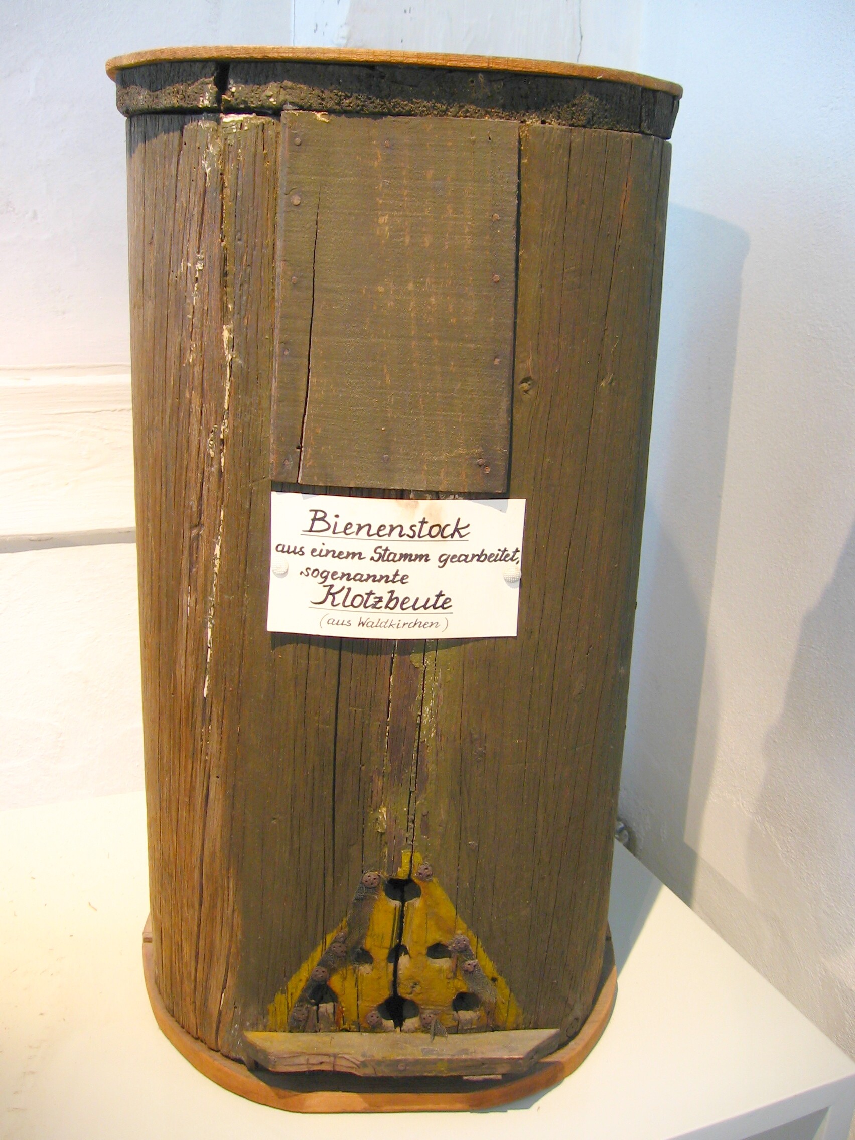 Bienenstock oder Klotzbeute (Stadtmuseum Lengenfeld CC BY-NC-SA)