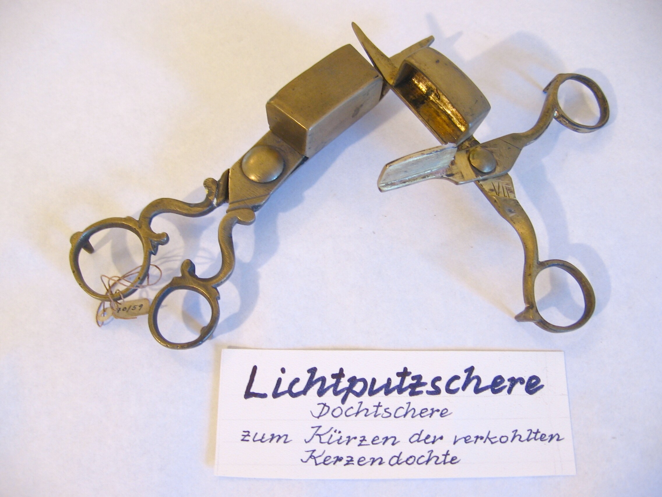 Dochtschere oder Lichtputzschere (Stadtmuseum Lengenfeld CC BY-NC-SA)