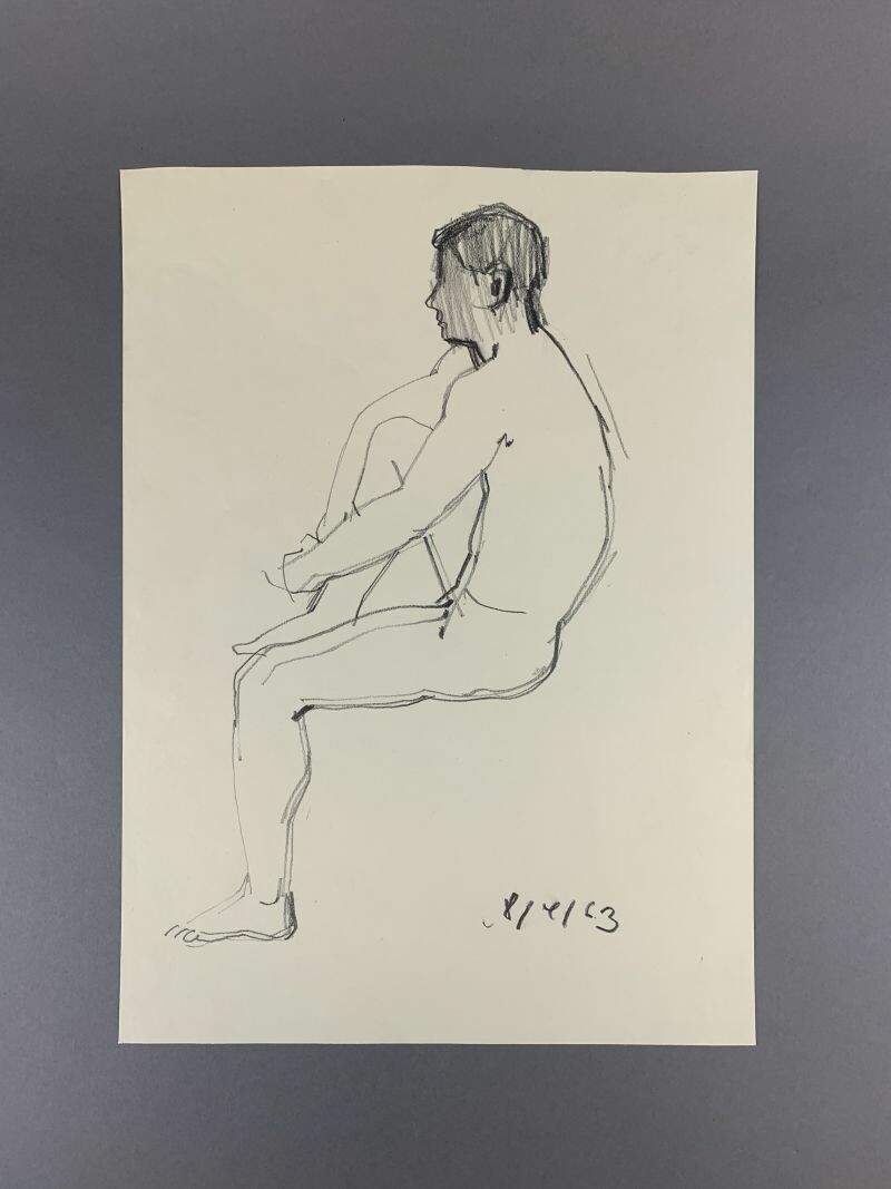 Aktstudie eines sitzenden jungen Mannes mit aufgestelltem Bein, 1963 (Stadt- und Bergbaumuseum Freiberg CC BY-NC-SA)