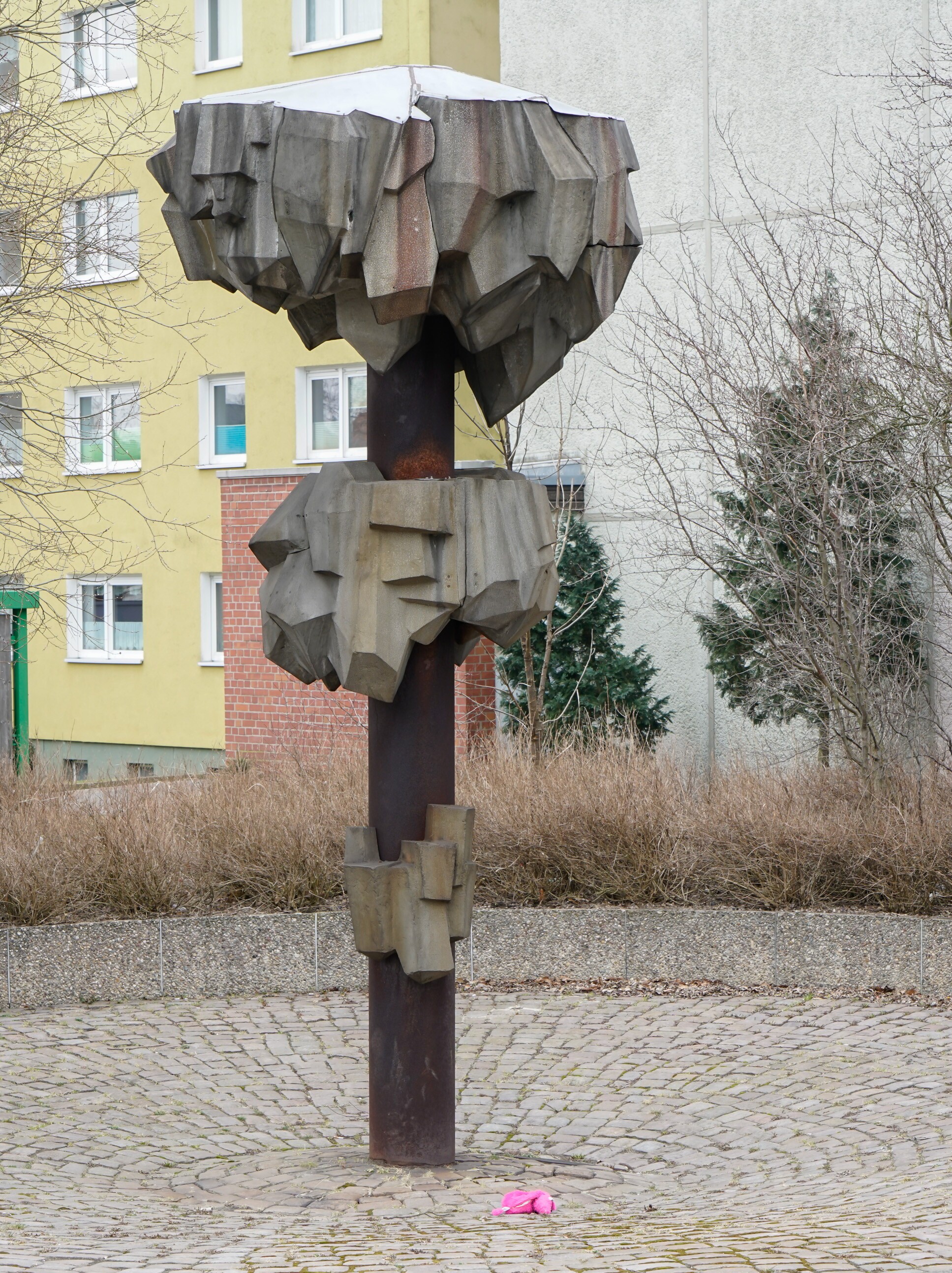 „Kristalle/Kristallbrunnen“, 1986 (Stadt- und Bergbaumuseum Freiberg CC BY-NC-SA)
