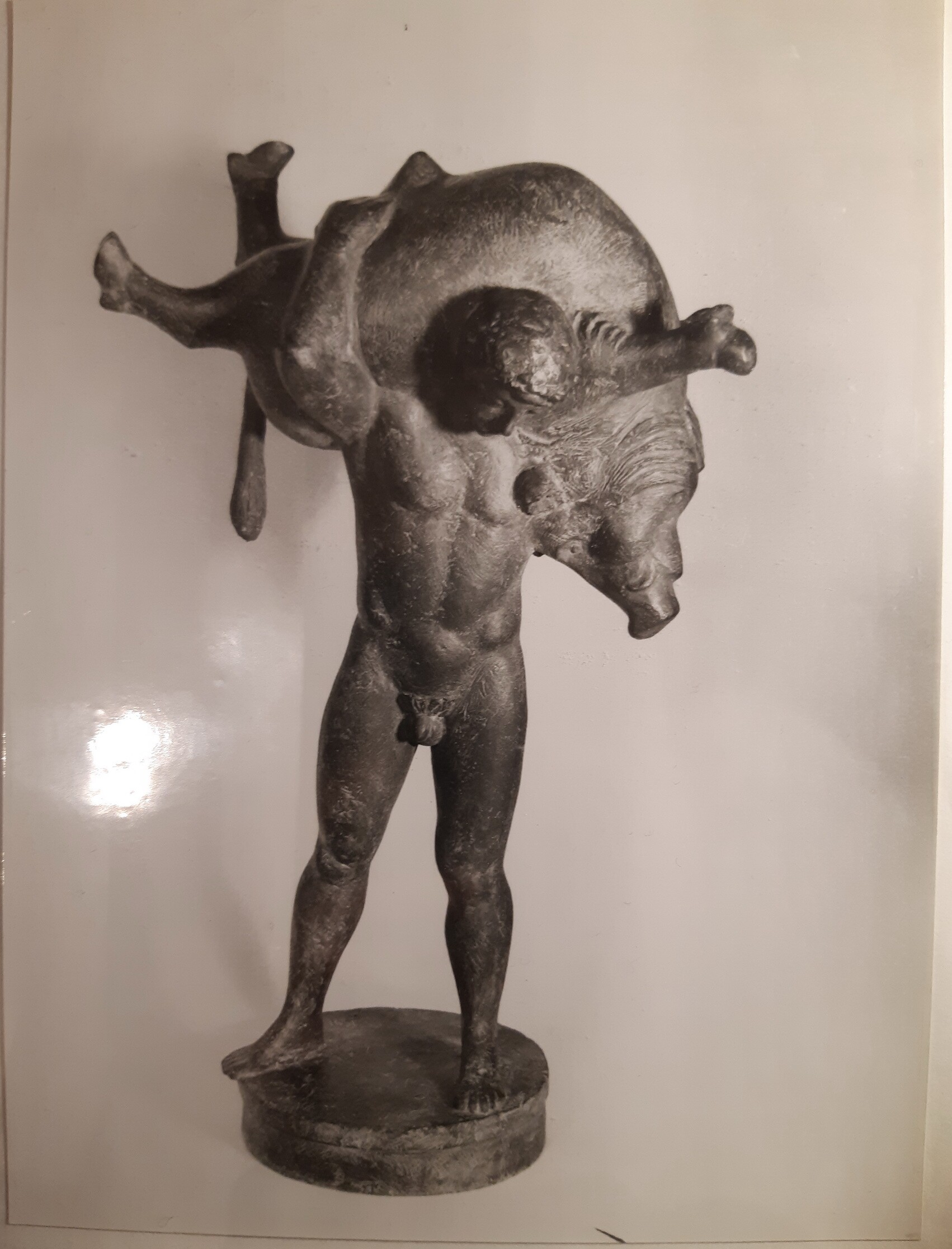 Herakles mit dem Eber, 1992 (Stadt- und Bergbaumuseum Freiberg CC BY-NC-SA)