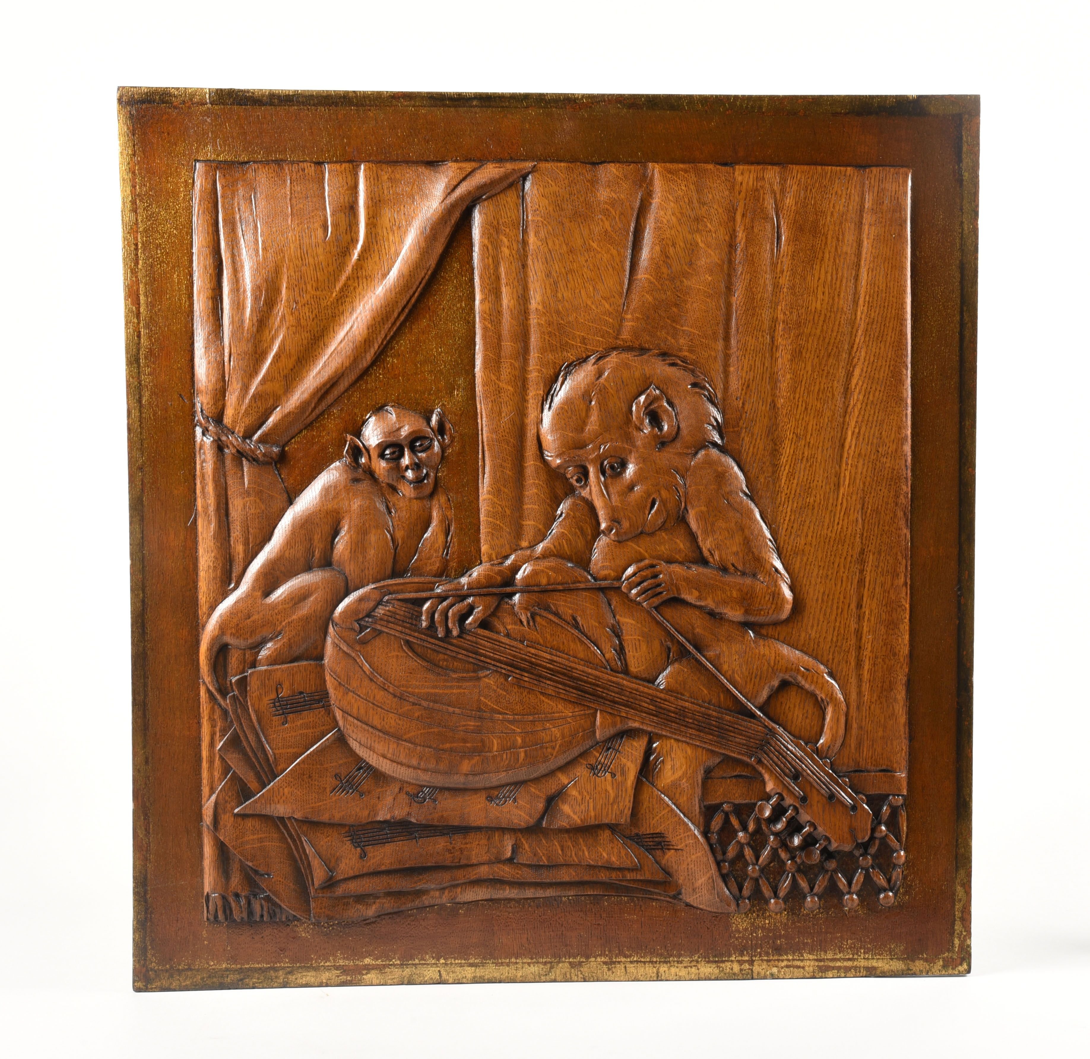Relieftafel einer Gaststätte mit zwei hockenden Affen (Stadtmuseum Lichtenstein CC BY-NC-SA)