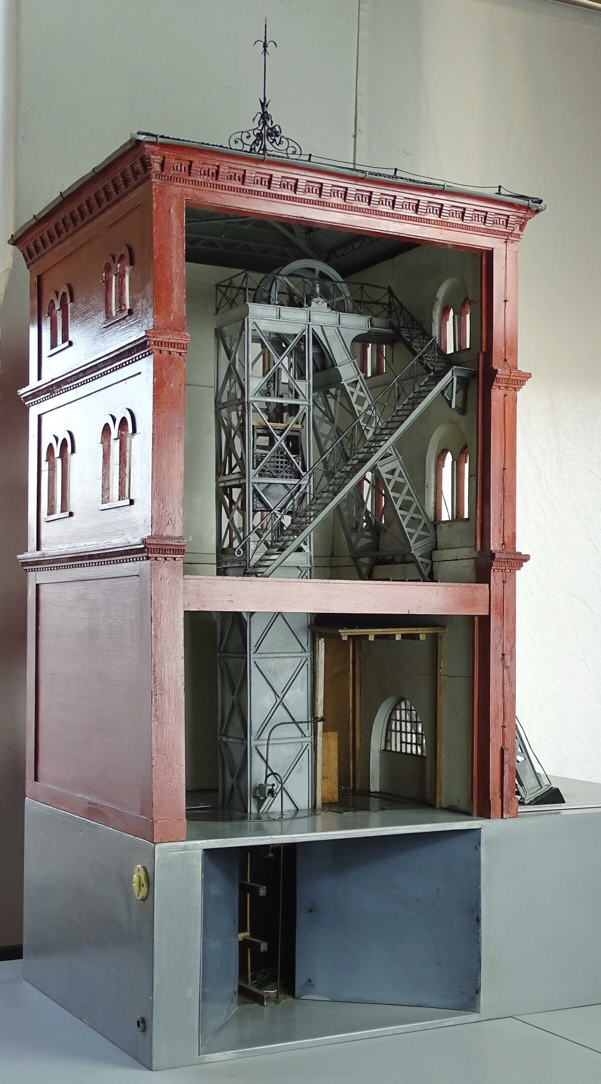 Modell des Tiefbau-Schachtes II (Bergbaumuseum Oelsnitz / Erzgebirge CC BY-NC-ND)