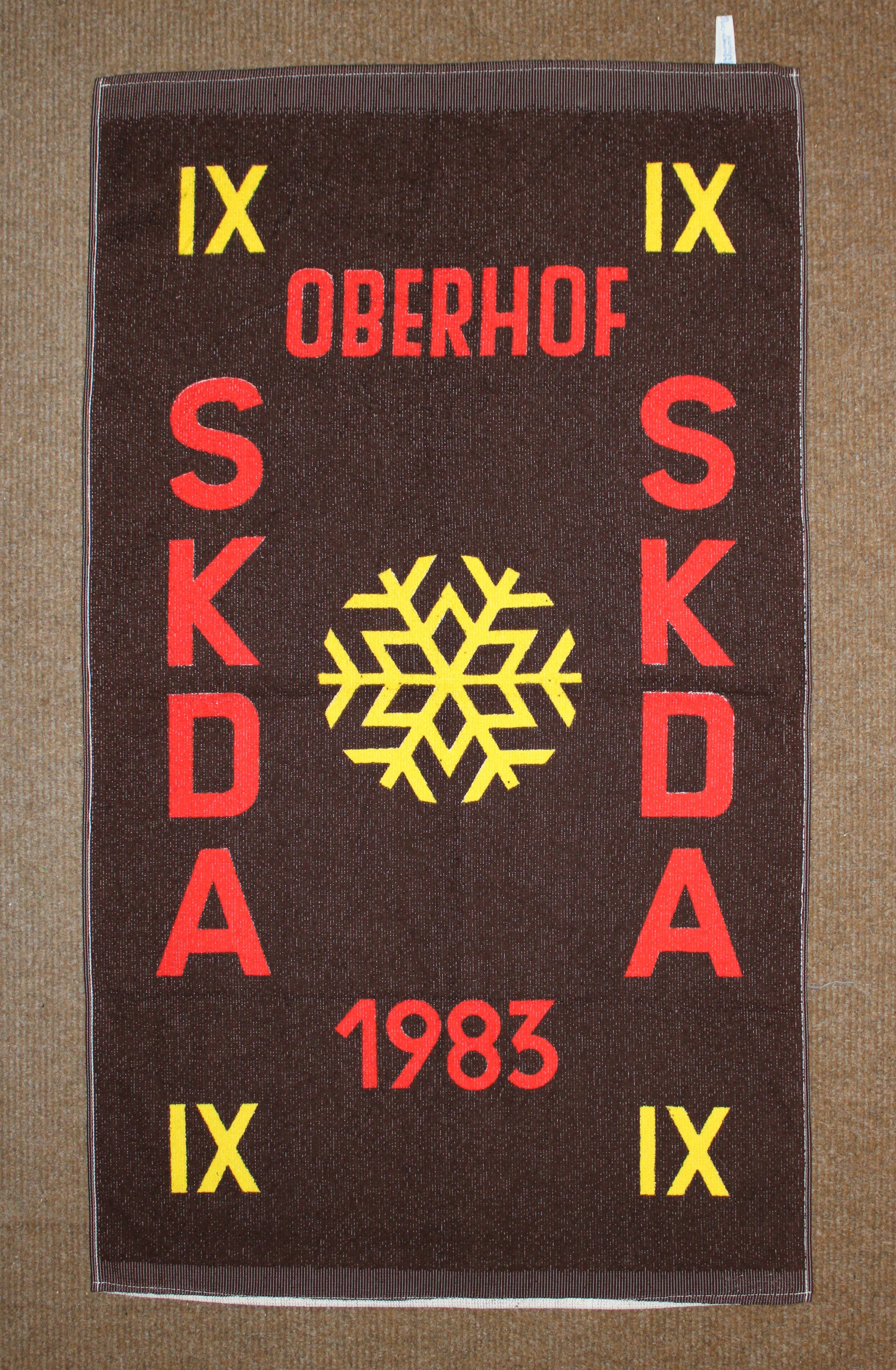 Handtuch SKDA (Deutsches Damast- und Frottiermuseum CC BY-NC-SA)