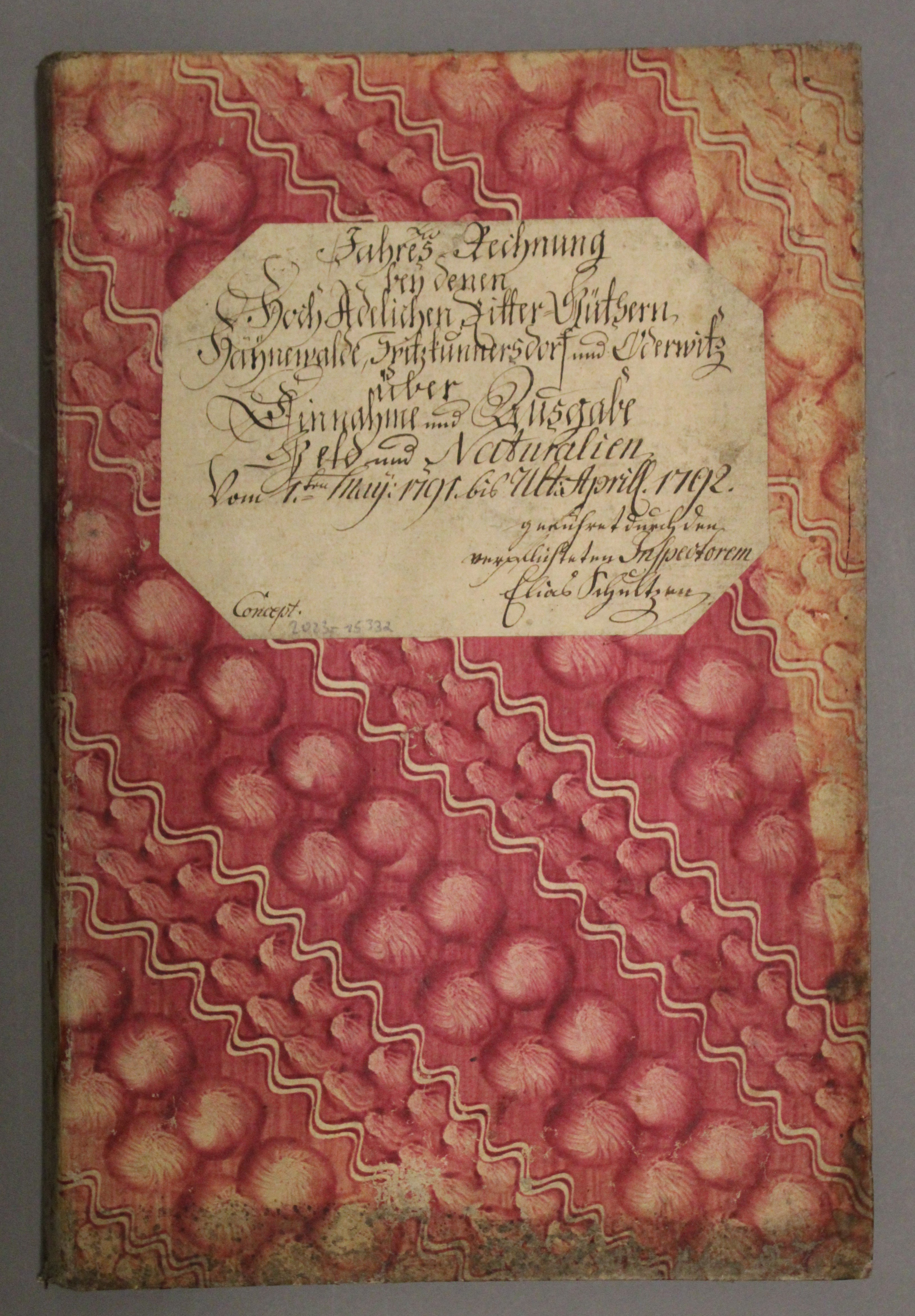 Buch Jahresrechnung 1791-1792 Rittergüter Hainewalde Spitzkunnersdorf und Oderwitz (Deutsches Damast- und Frottiermuseum CC BY-NC-SA)