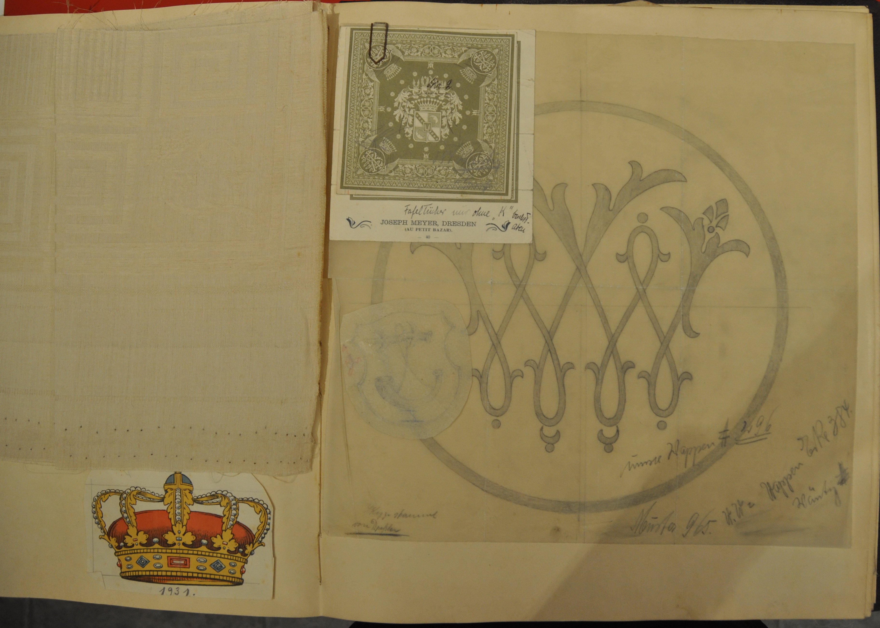 Musterbuch mit Entwürfen auf Papier (Deutsches Damast- und Frottiermuseum CC BY-NC-SA)