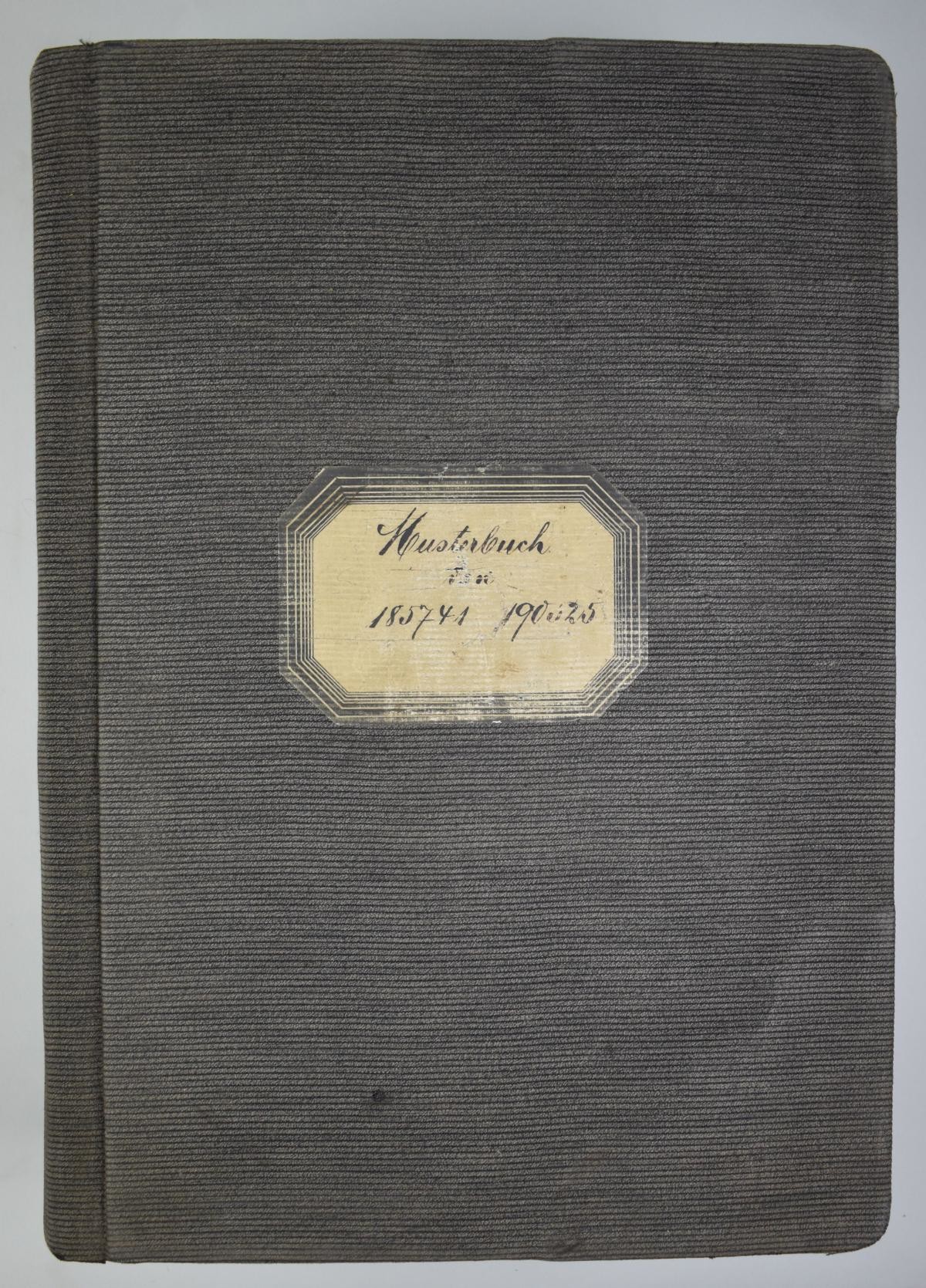 "Musterbuch von 185741-190525" (Deutsches Damast- und Frottiermuseum CC BY-NC-SA)