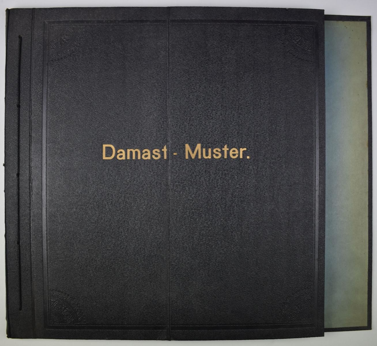 Musterbuch "Damast-Muster" (Deutsches Damast- und Frottiermuseum CC BY-NC-SA)