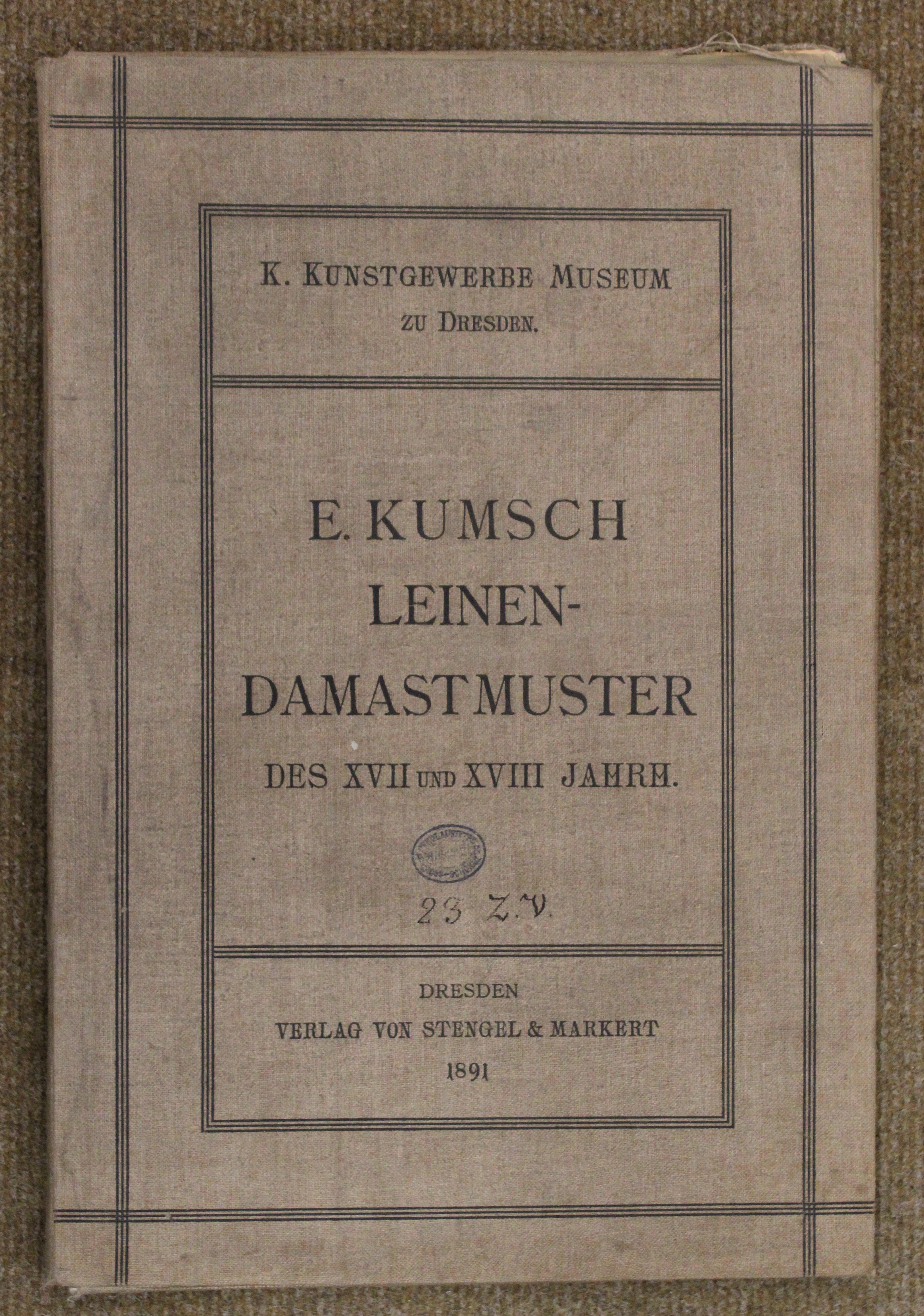 Mappe Leinen-Damastmuster (Deutsches Damast- und Frottiermuseum CC BY-NC-SA)