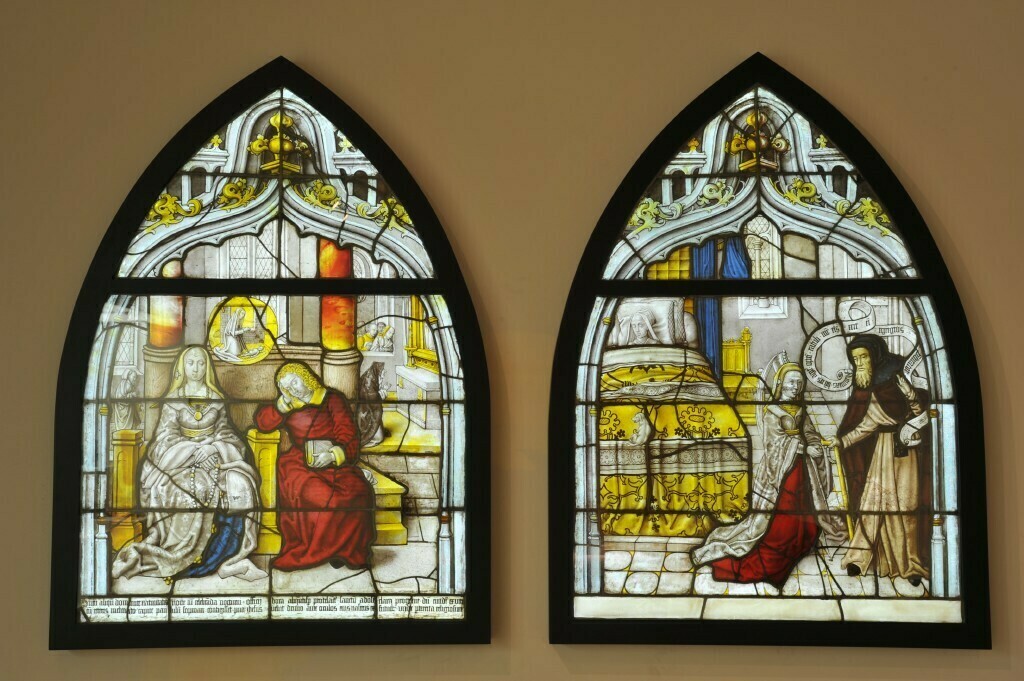 Zwei Fenster aus dem Altenberger Kreuzgangzyklus mit Darstellungen aus der Kindheit des hl. Bernhard von Clairvaux (1090 - 1153) (GRASSI Museum für Angewandte Kunst, Leipzig CC BY-NC-SA)