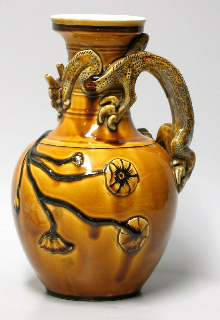 Vase mit Drachenhenkel (GRASSI Museum für Angewandte Kunst, Leipzig CC BY-NC-SA)