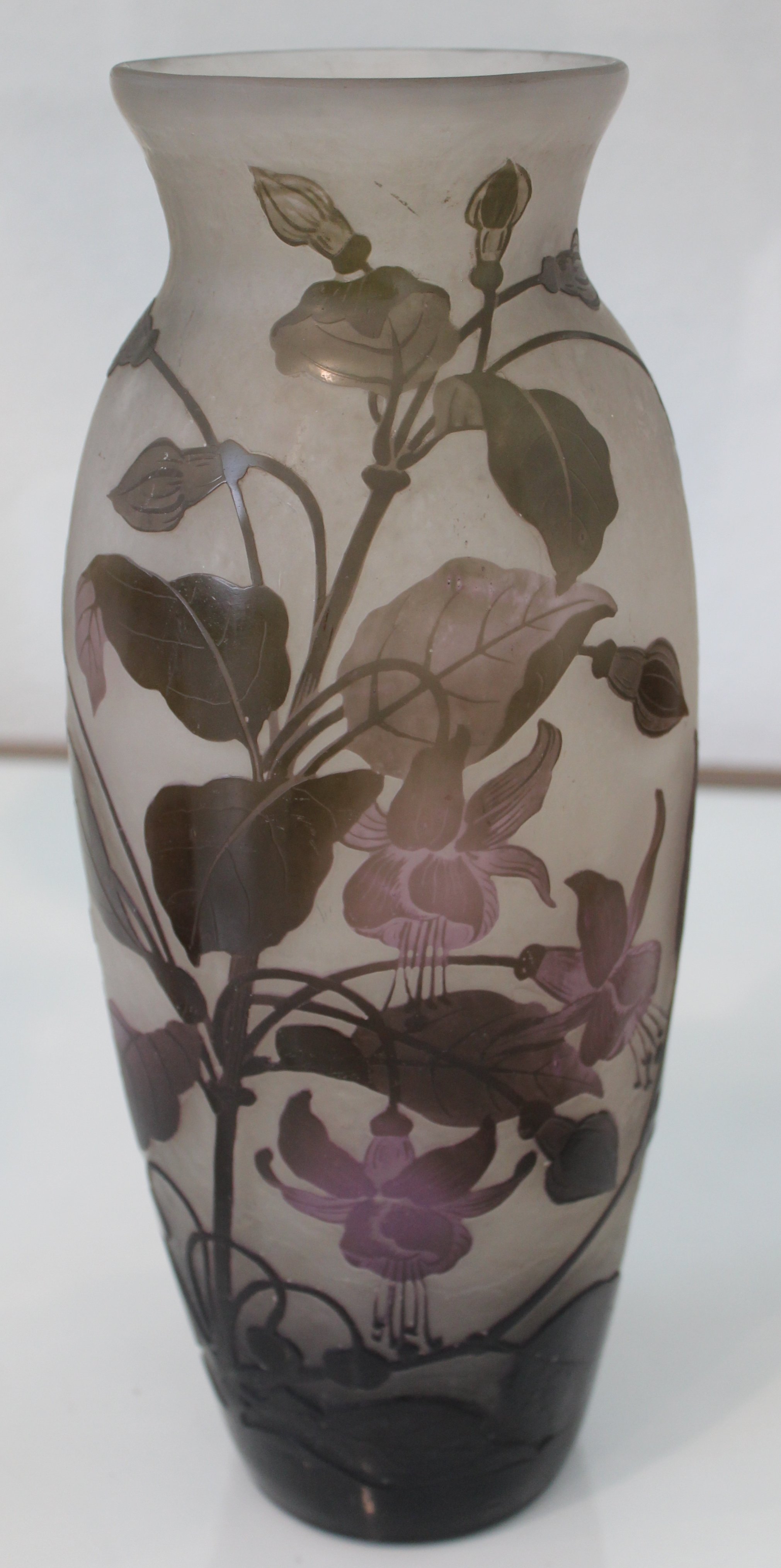 Vase Fuchsien (Glasmuseum Weißwasser CC BY-NC-SA)