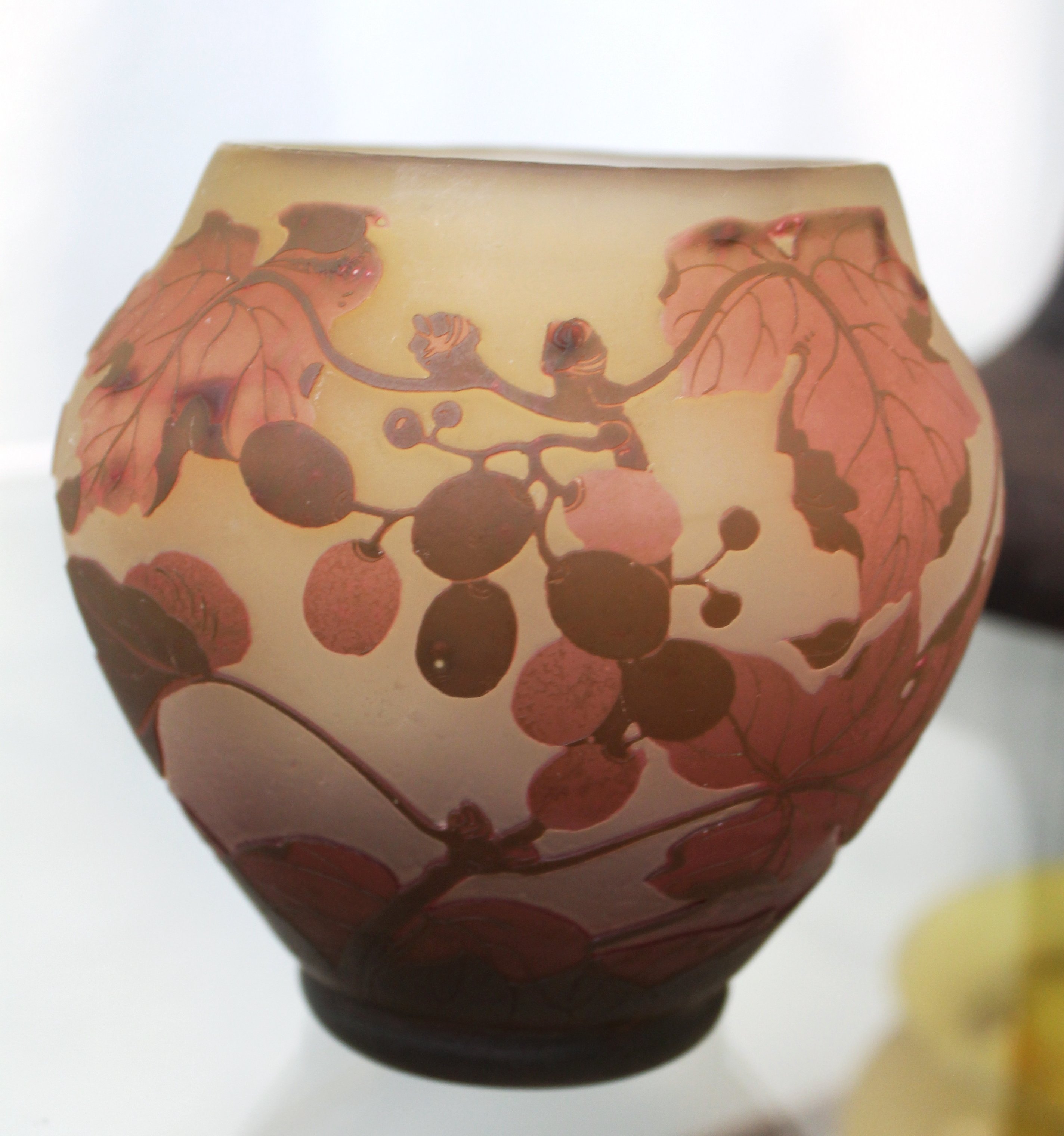 Vase Weinrebe (Glasmuseum Weißwasser CC BY-NC-SA)