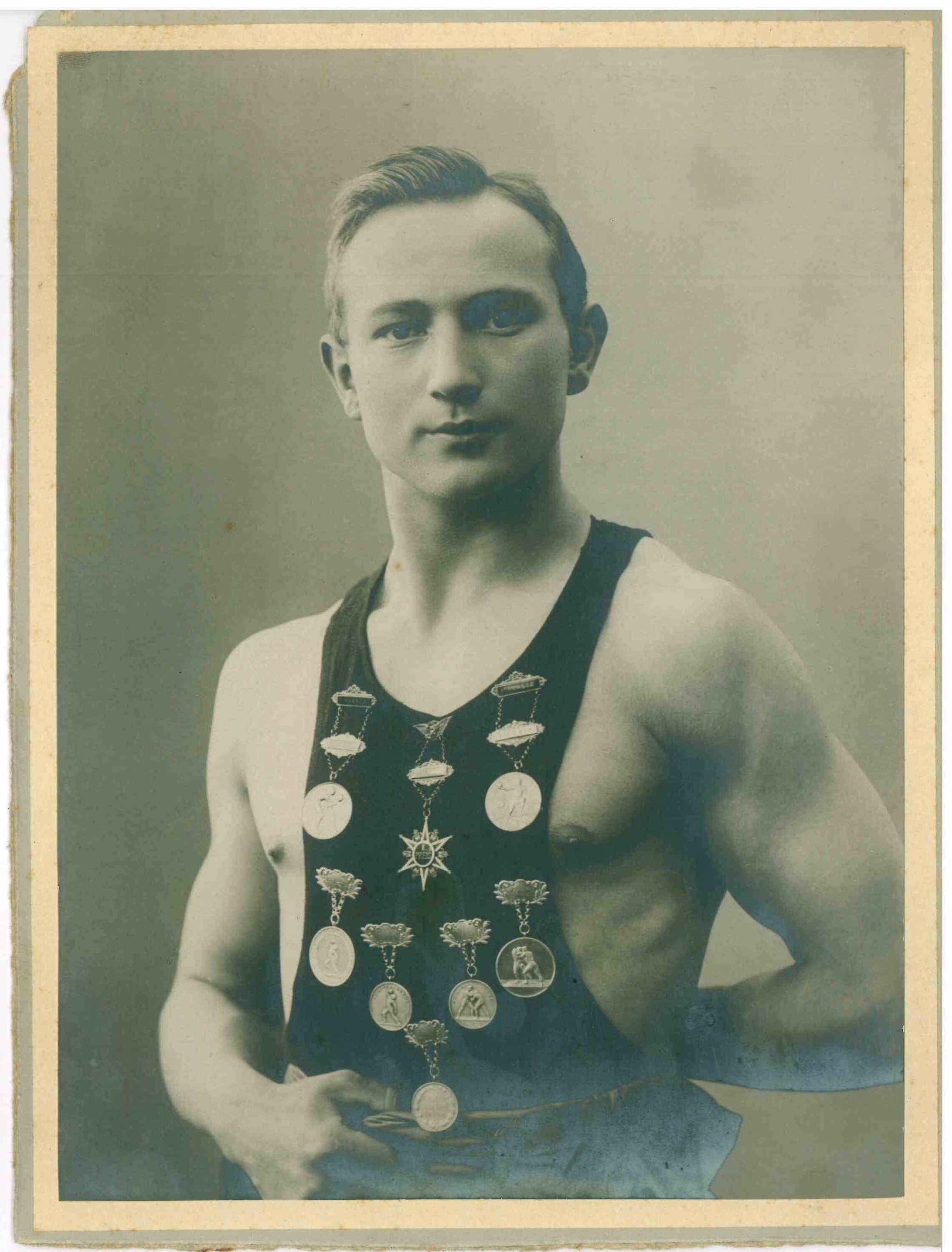 Foto "Arbeiter -Sportbund, Schwergewichtler" (Kulturhistorisches Museum Görlitz CC BY-NC-SA)