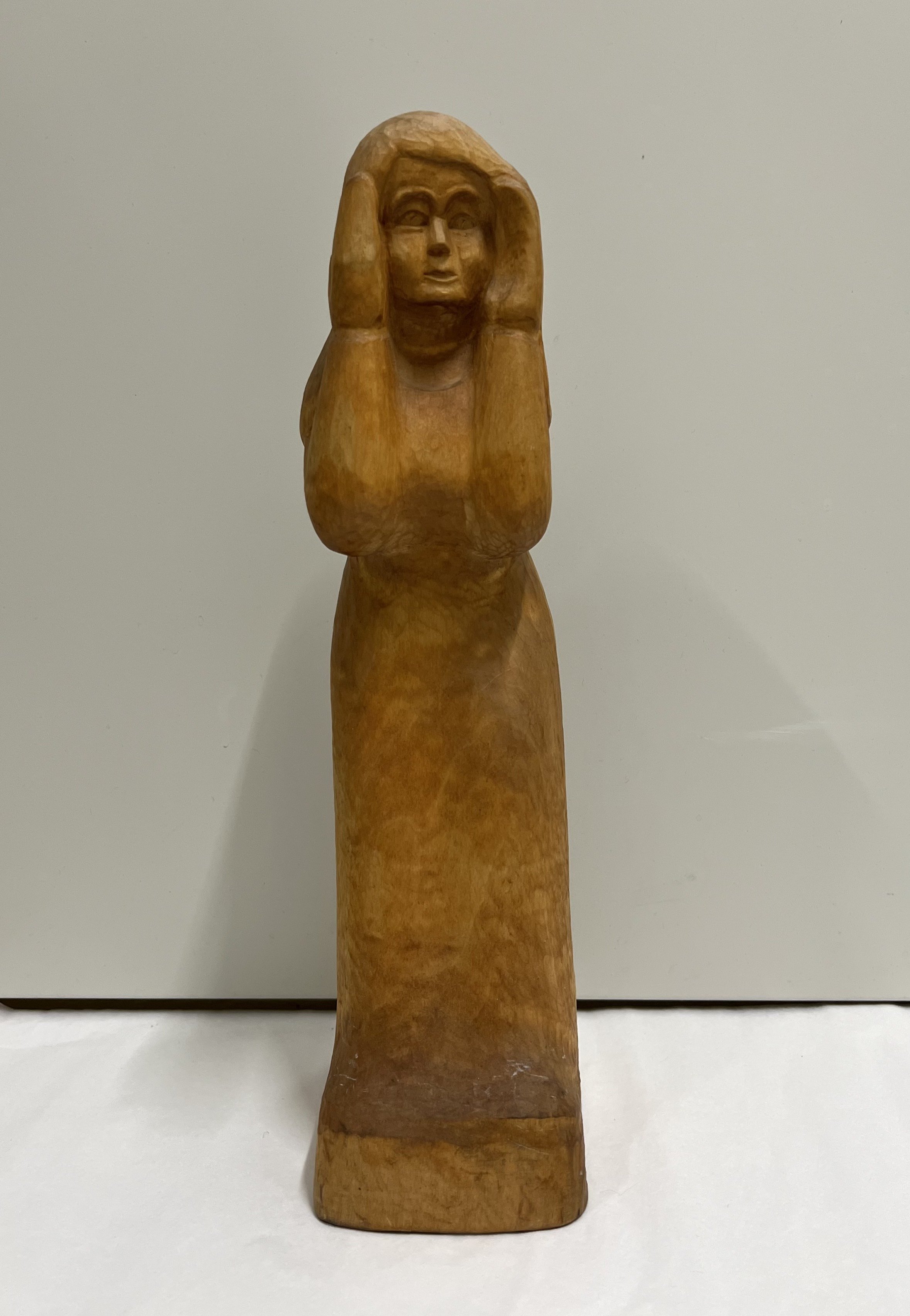 ohne Titel (Stehende Frau mit Händen am Gesicht) (Museum der Westlausitz - Kunstsammlung des Landkreises Bautzen CC BY-NC-SA)