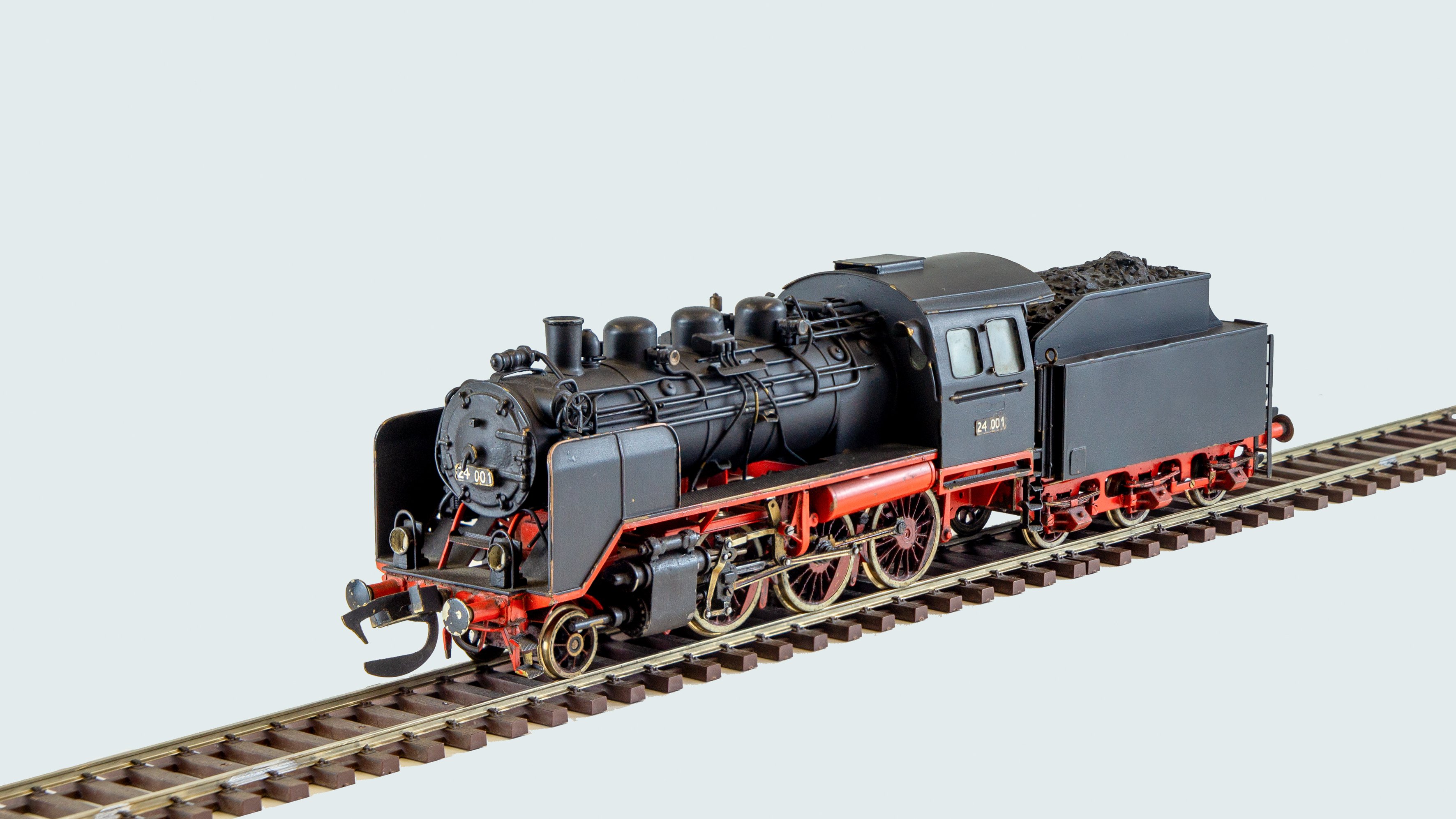 Dampflokomotive 24 001 (Verkehrsmuseum Dresden CC BY-NC-SA)