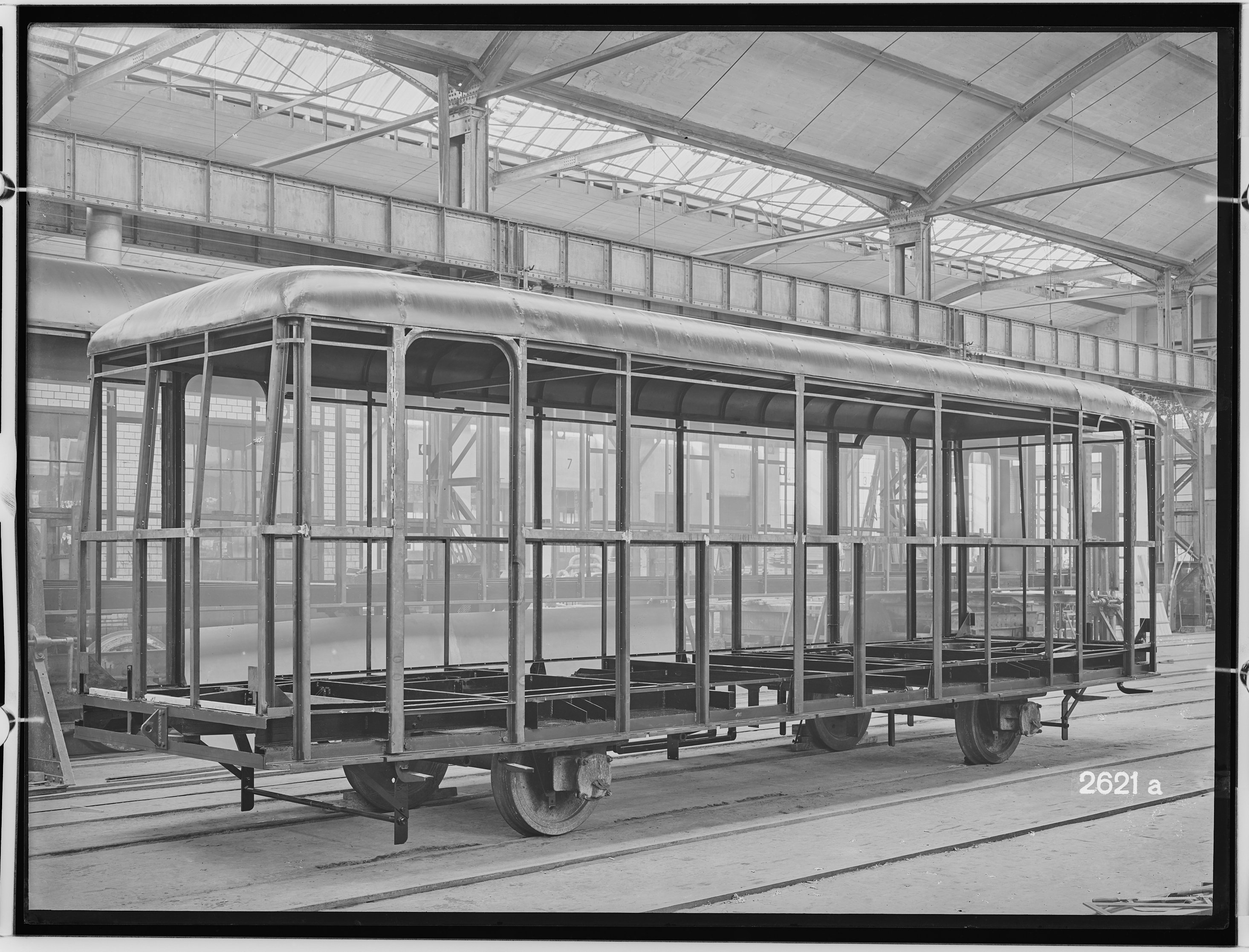 Fotografie: zweiachsiger Kleintriebwagen (Schrägansicht), Kastengerippe, 1933. Waggon- und Maschinenbau AG Görlitz (WUMAG) (Verkehrsmuseum Dresden CC BY-NC-SA)