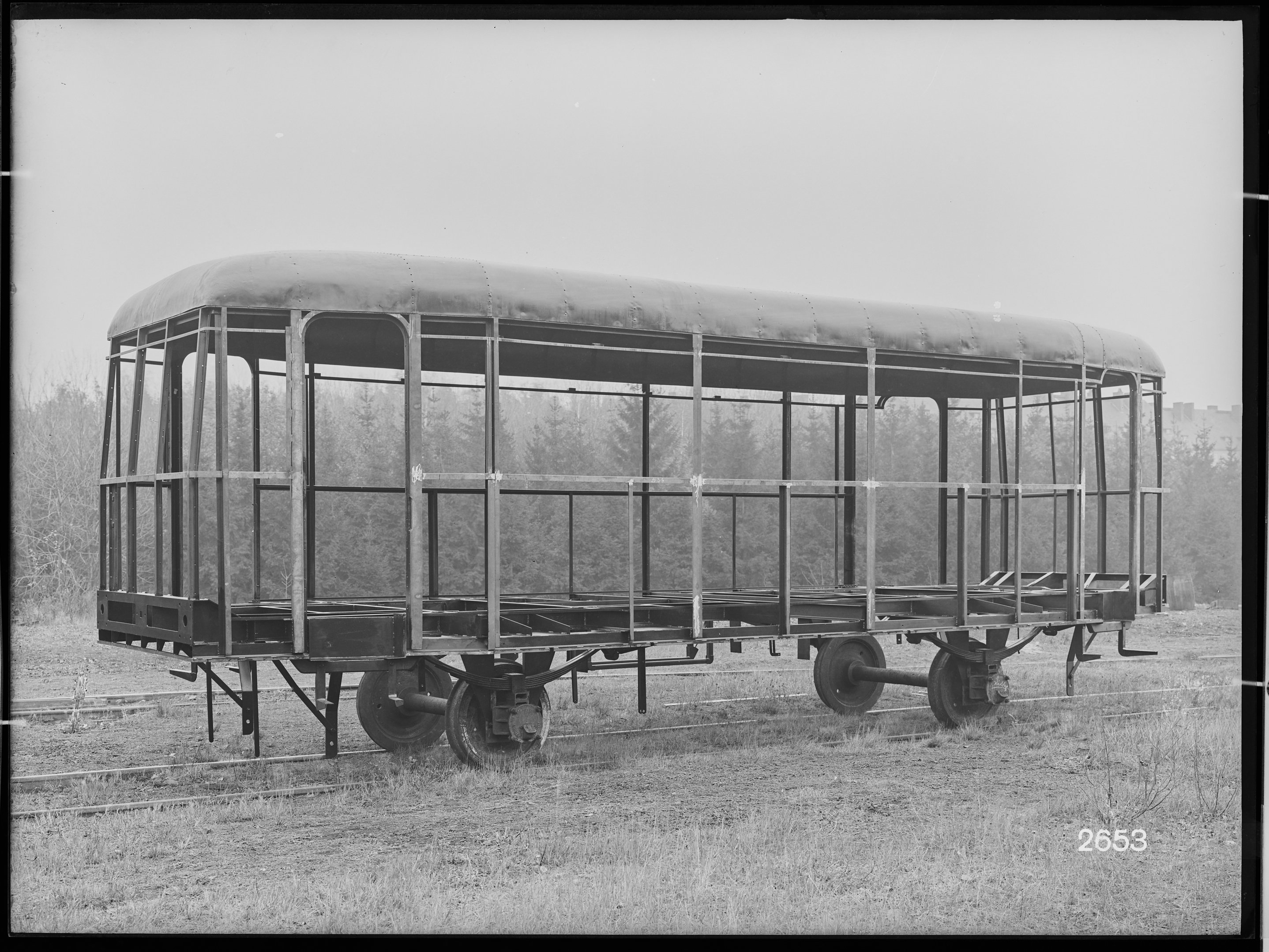 Fotografie: zweiachsiger Kleintriebwagen für Bahnstrecke Schlawe–Pollnow (Schrägansicht, Spurweite: 1435 mm), Kastengerippe, 1934. Schlawer Kleinbahn  (Verkehrsmuseum Dresden CC BY-NC-SA)