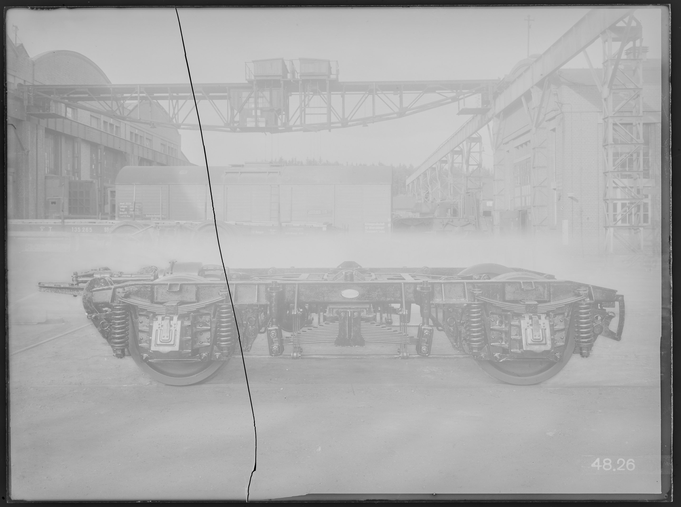 Fotografie: zweiachsiges Drehgestell (Längsansicht), 1948. (Schenkung der Bombardier Transportation, Werk Görlitz | Eigentum/Sammlung der Verkehrsmuseums Dresden gGmbH CC BY-NC-SA)