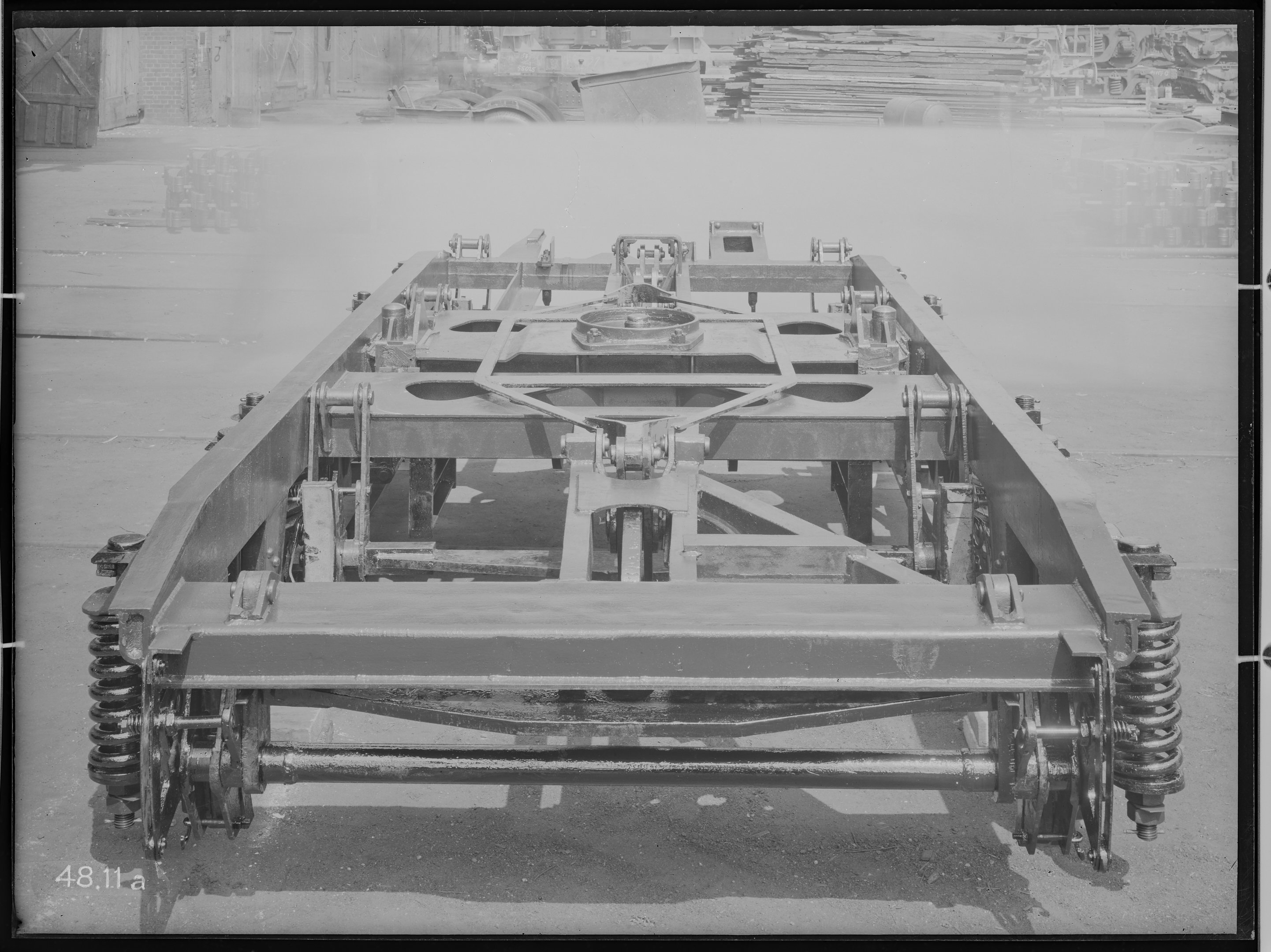 Fotografie: zweiachsiges Drehgestell (Stirnansicht), 1948. (Schenkung der Bombardier Transportation, Werk Görlitz | Eigentum/Sammlung der Verkehrsmuseums Dresden gGmbH CC BY-NC-SA)