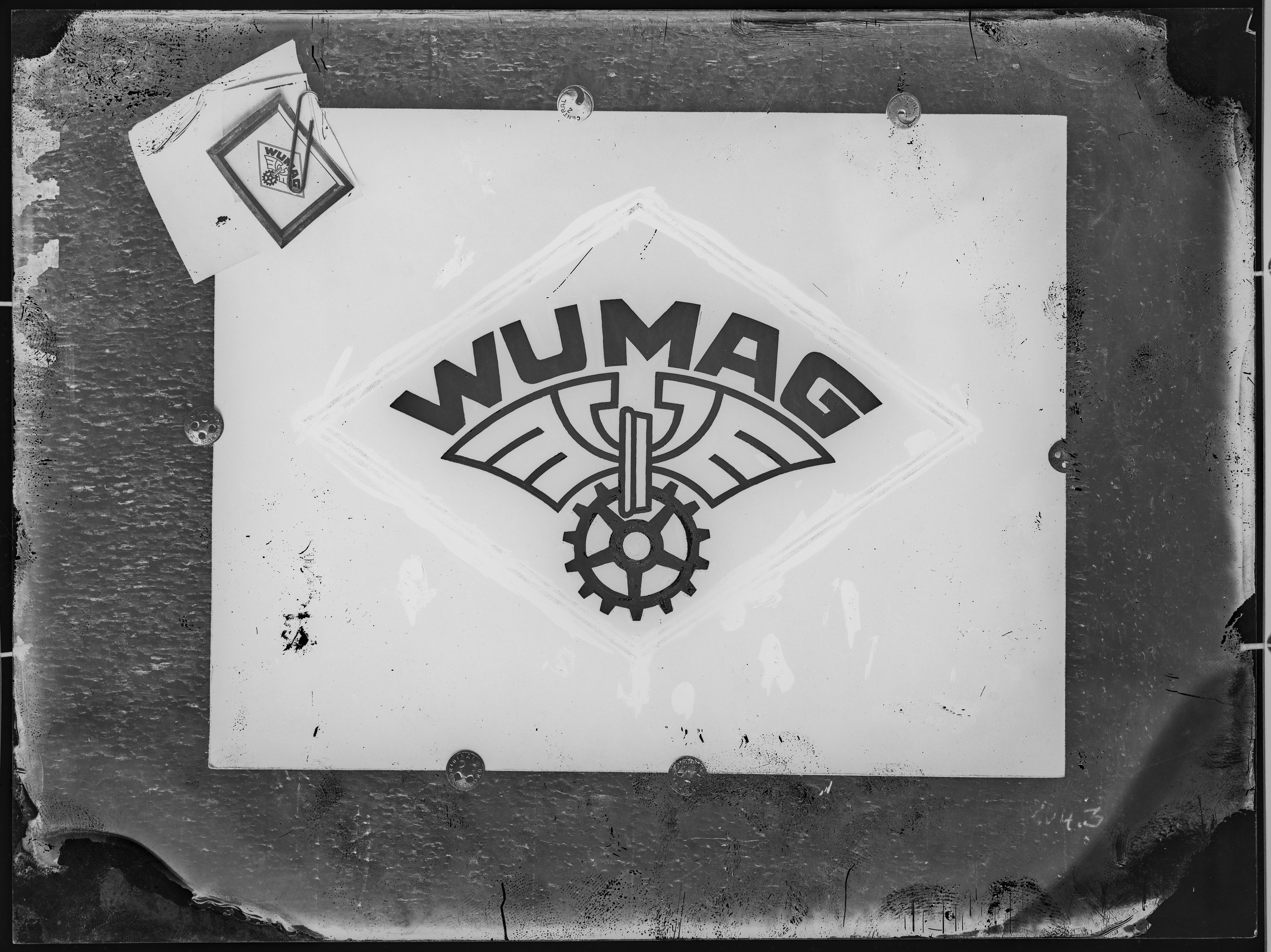Fotografie: Entwurfszeichnung für Firmenzeichen der Waggonfabrik Görlitz Aktiengesellschaft (WUMAG), 1921 - 1946? (Verkehrsmuseum Dresden CC BY-NC-SA)