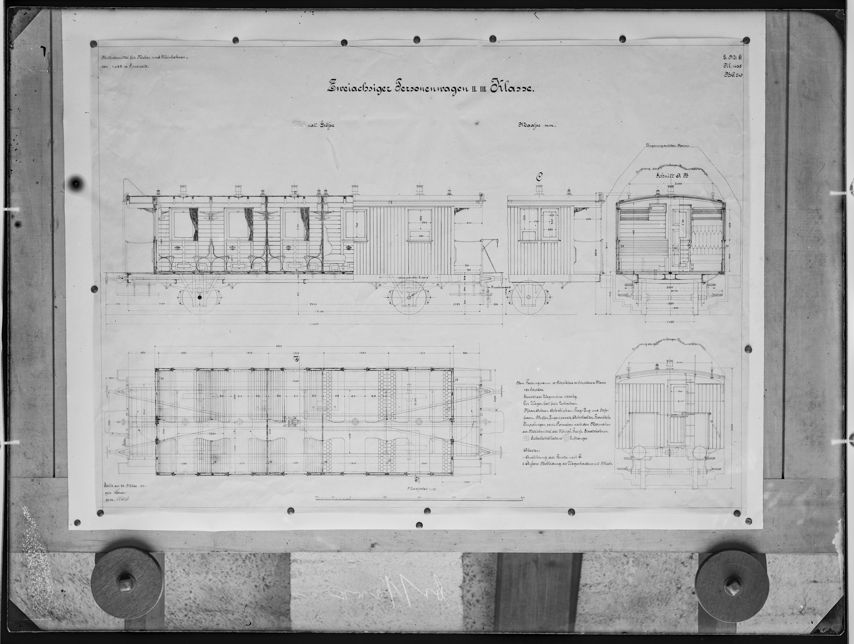 Fotografie: Maßzeichnung eines zweiachsigen Personenwagens zweiter/dritter Klasse (Spurweite: 1435 mm), Maßstab 1:20, 1901. (Verkehrsmuseum Dresden CC BY-NC-SA)