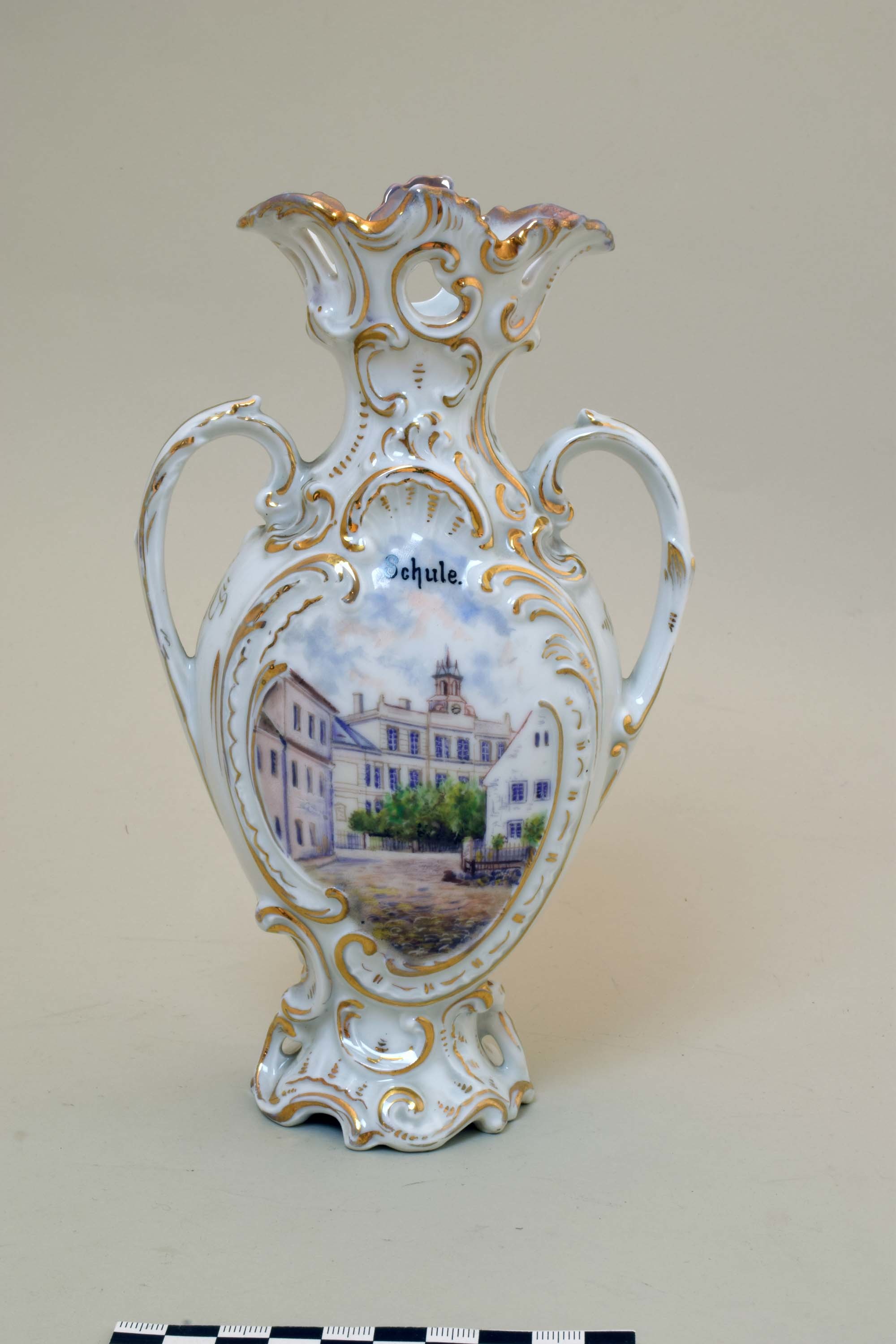 Vase "Gruß aus Dohna" (Heimatmuseum DOhna CC BY-NC-SA)