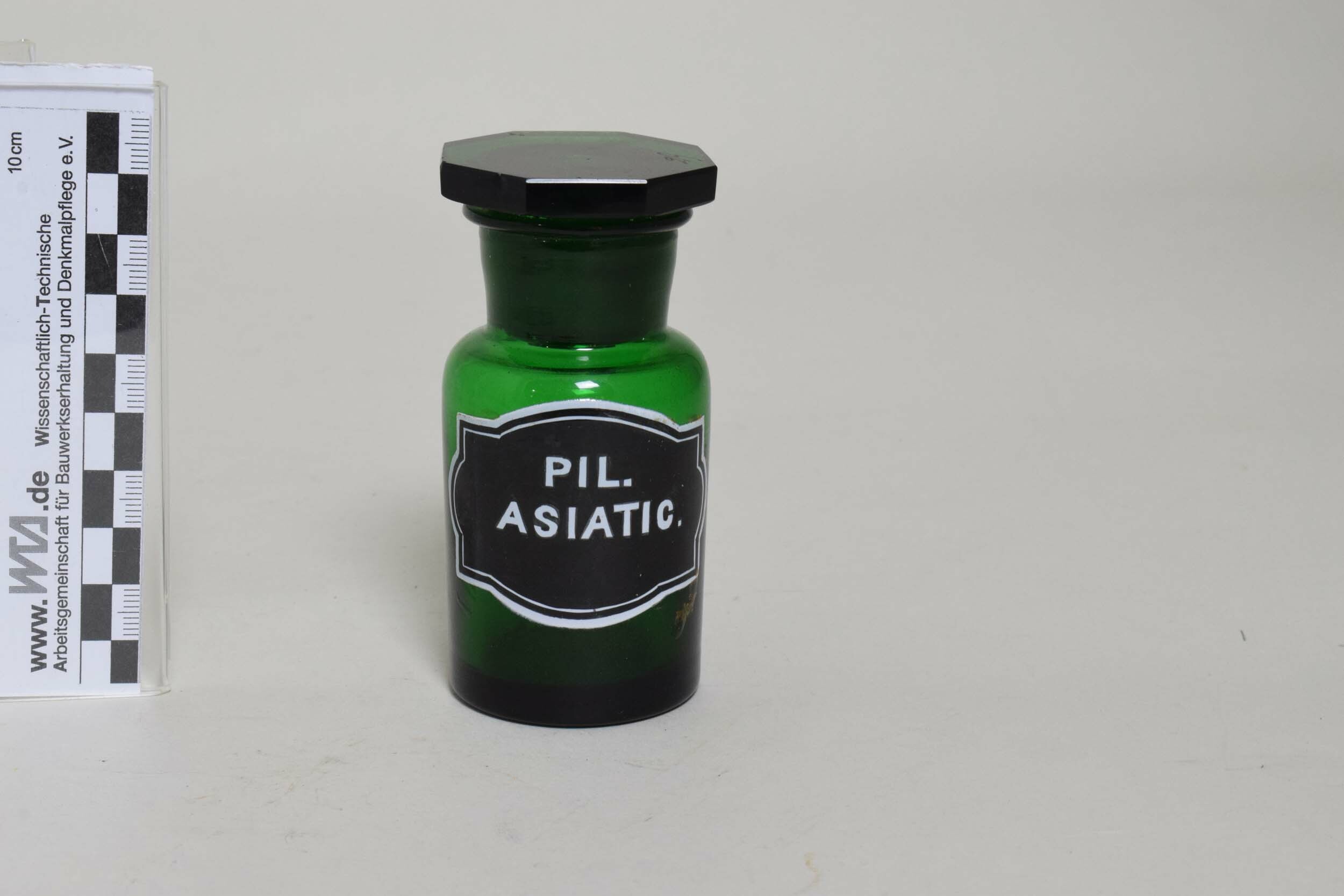 Apothekenflasche "Pil Asiatic" (Heimatmuseum Dohna CC BY-NC-SA)