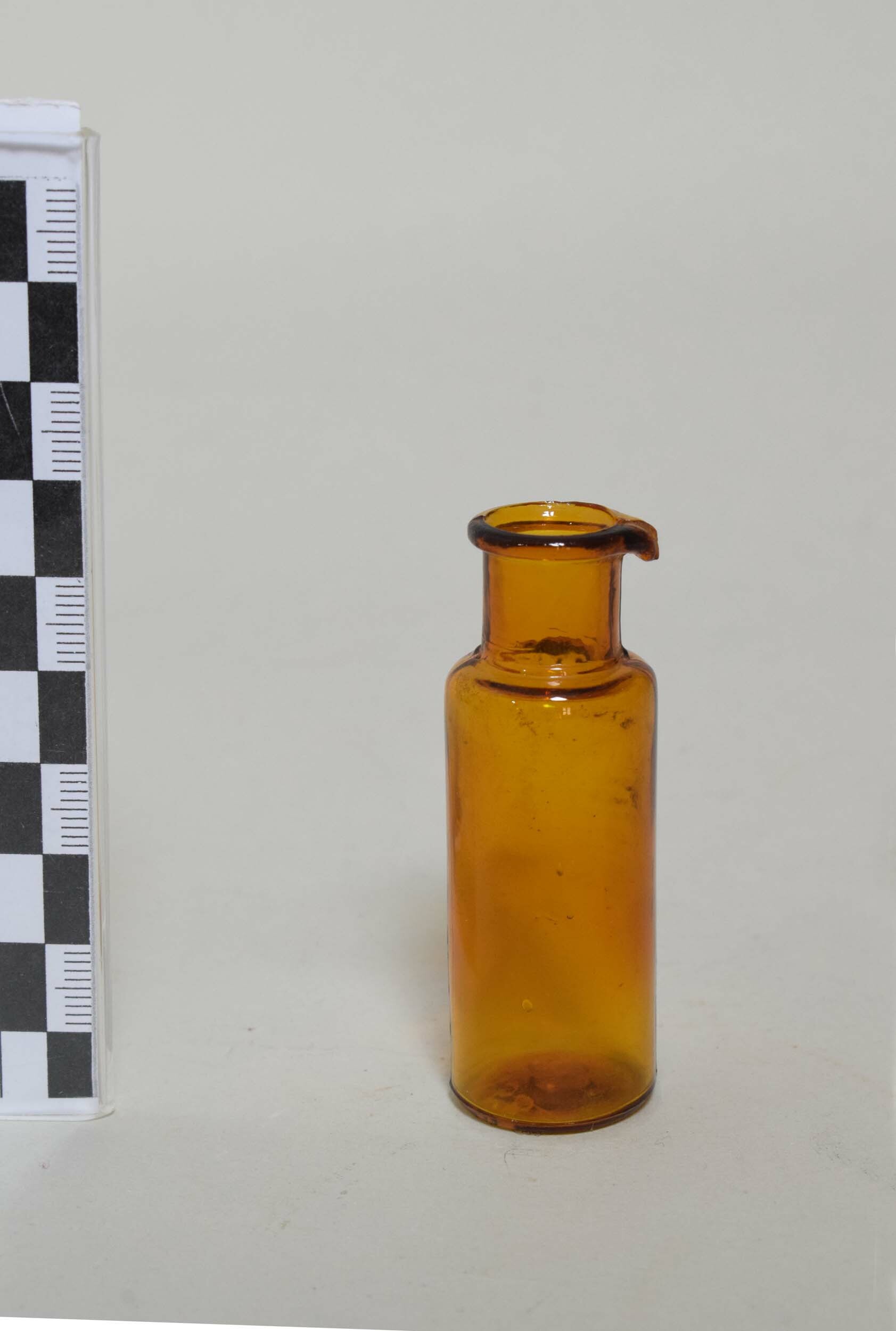 Tropfenfläschchen 10 ml (Heimatmuseum Dohna CC BY-NC-SA)