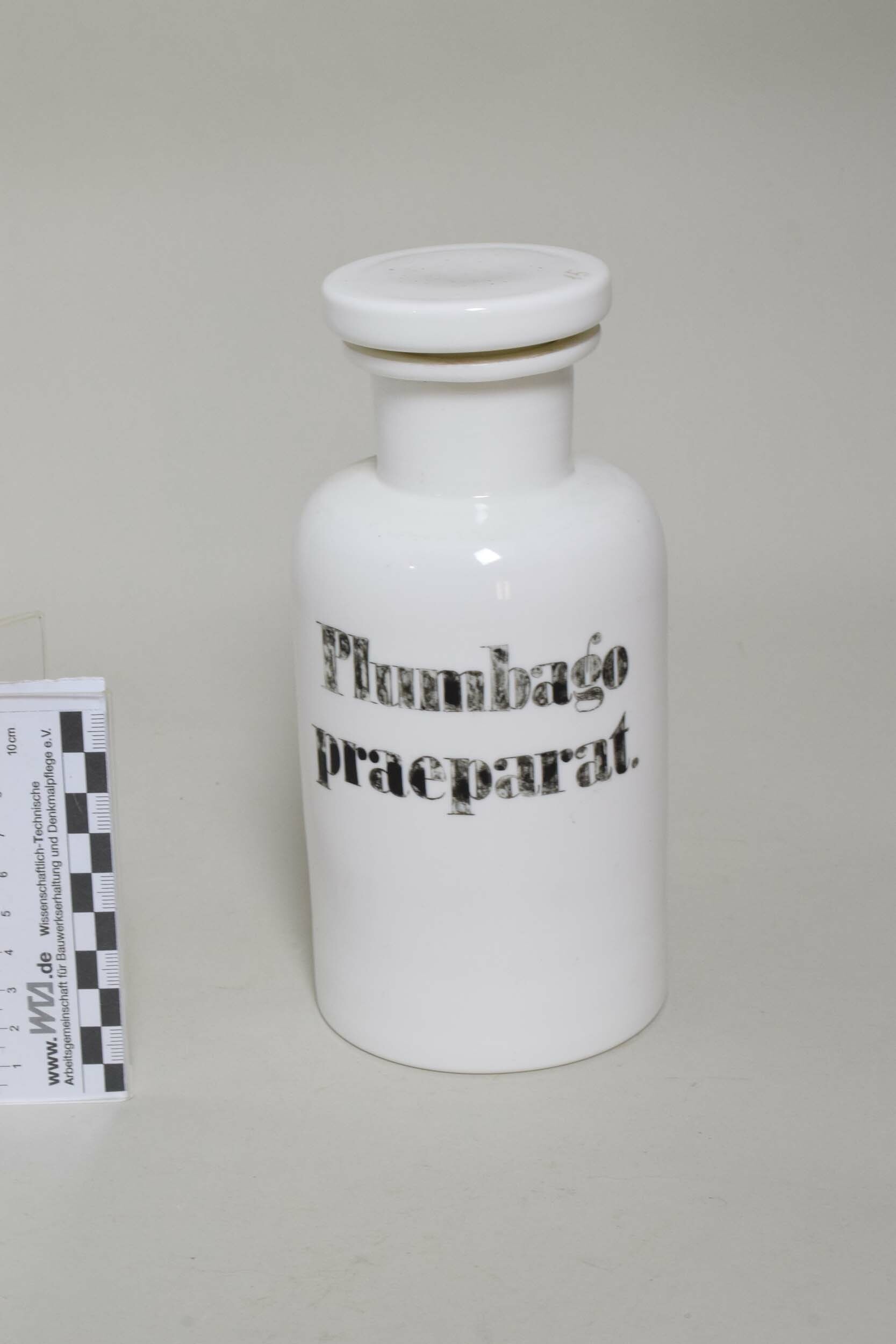 Apothekenflasche "Plumbago praepara" (Bleipräparat) (Heimatmuseum Dohna CC BY-NC-SA)
