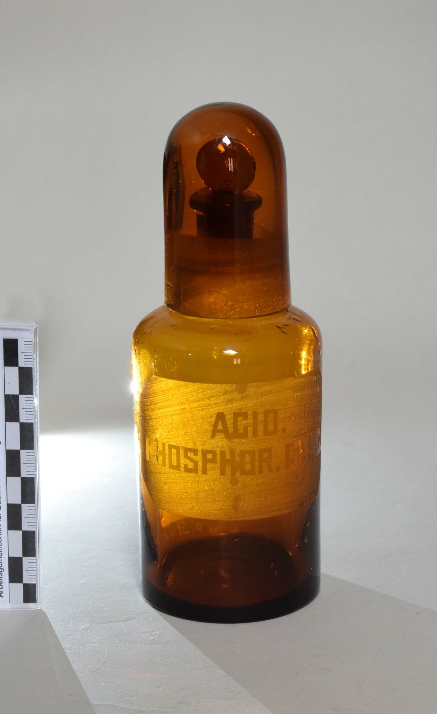 Apothekenflasche "Acid. phosphor. conc." (Phosphorsäure, konzentriert) (Heimatmuseum Dohna CC BY-NC-SA)