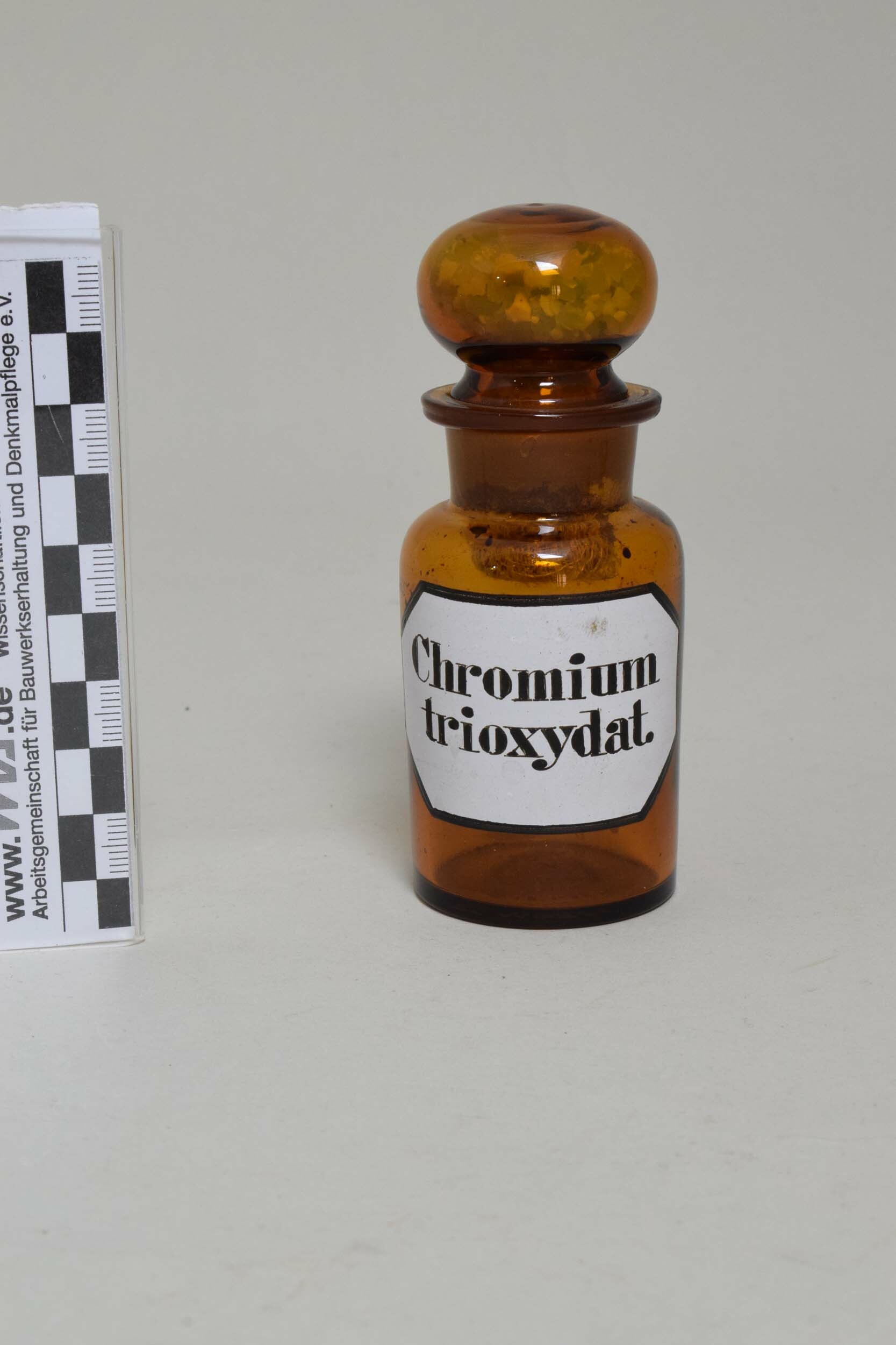 Apothekenflasche "Chromium trioxydat." (Heimatmuseum Dohna CC BY-NC-SA)