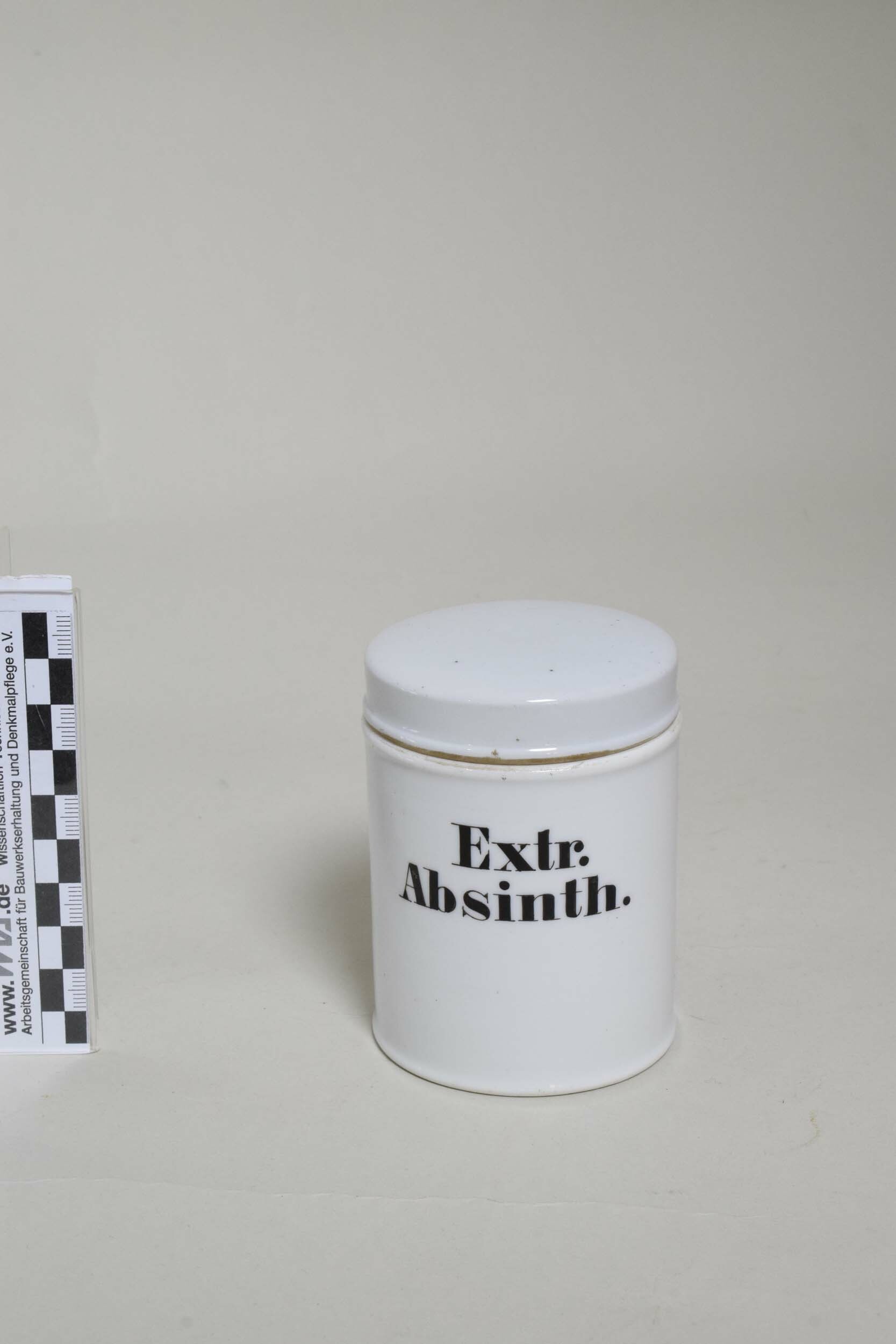 Arzneimitteldose "Extr. Absinth." (Heimatmuseum Dohna CC BY-NC-SA)