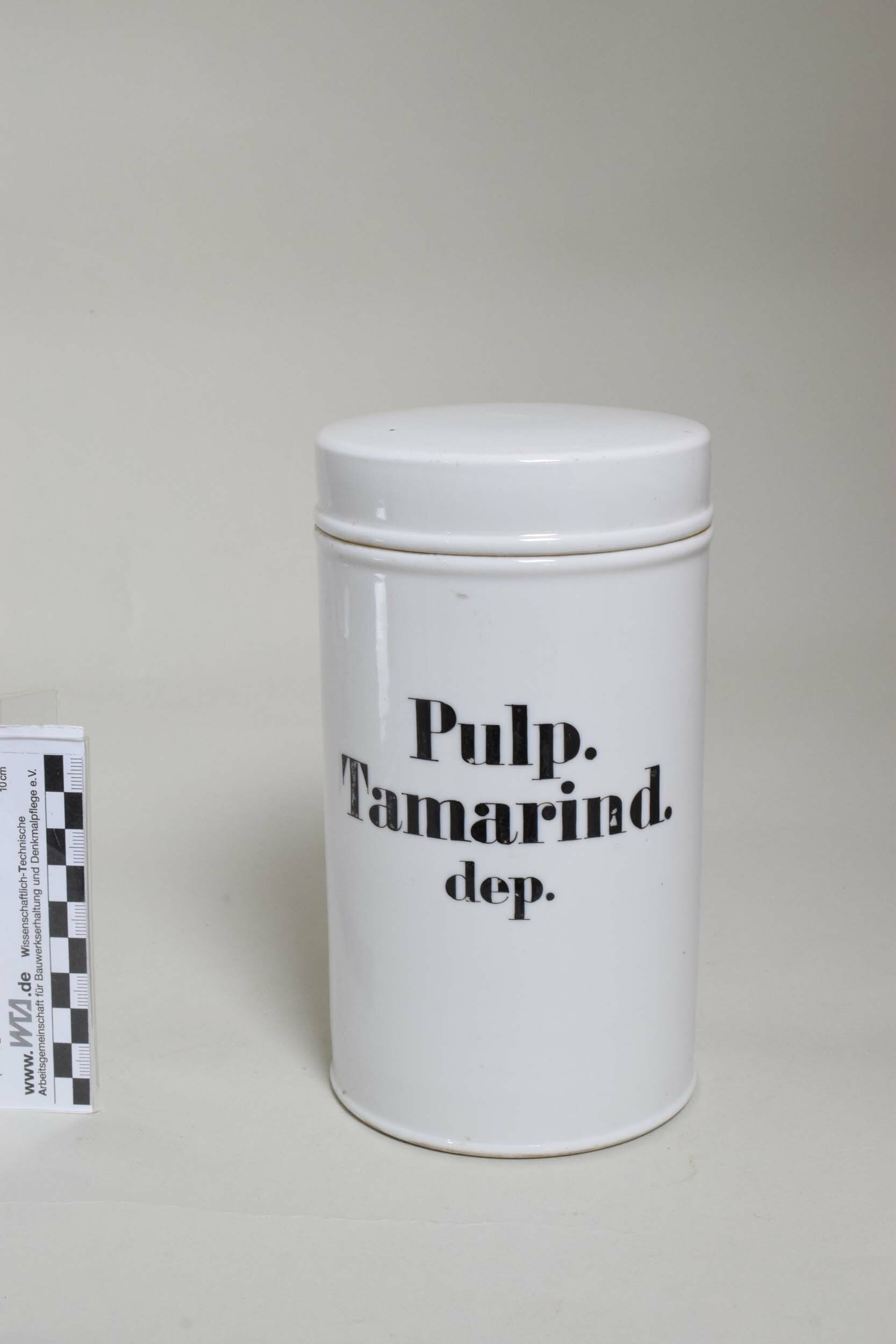 Arzneimitteldose "Pulp. Tamarind. dep." (Heimatmuseum Dohna CC BY-NC-SA)
