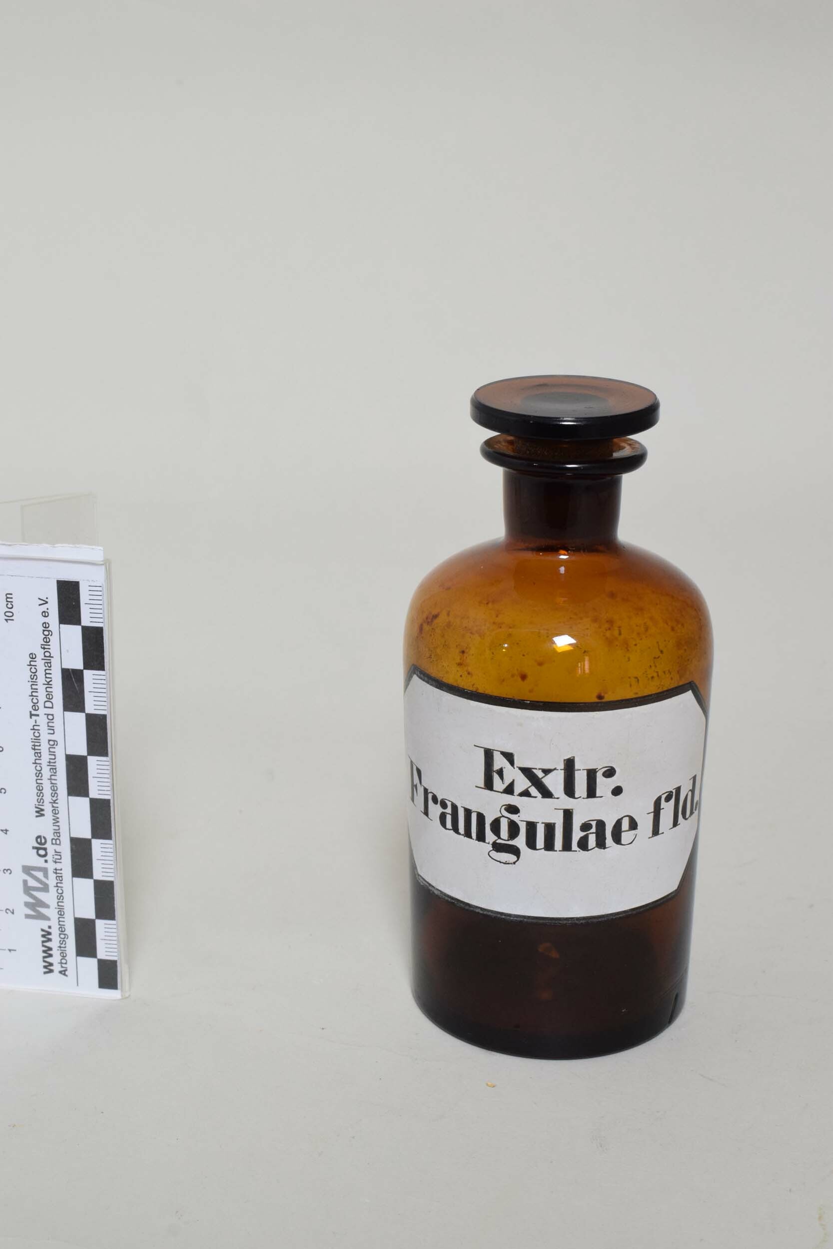 Apothekenflasche "Extr. Frangulae Fld." (Heimatmuseum Dohna CC BY-NC-SA)