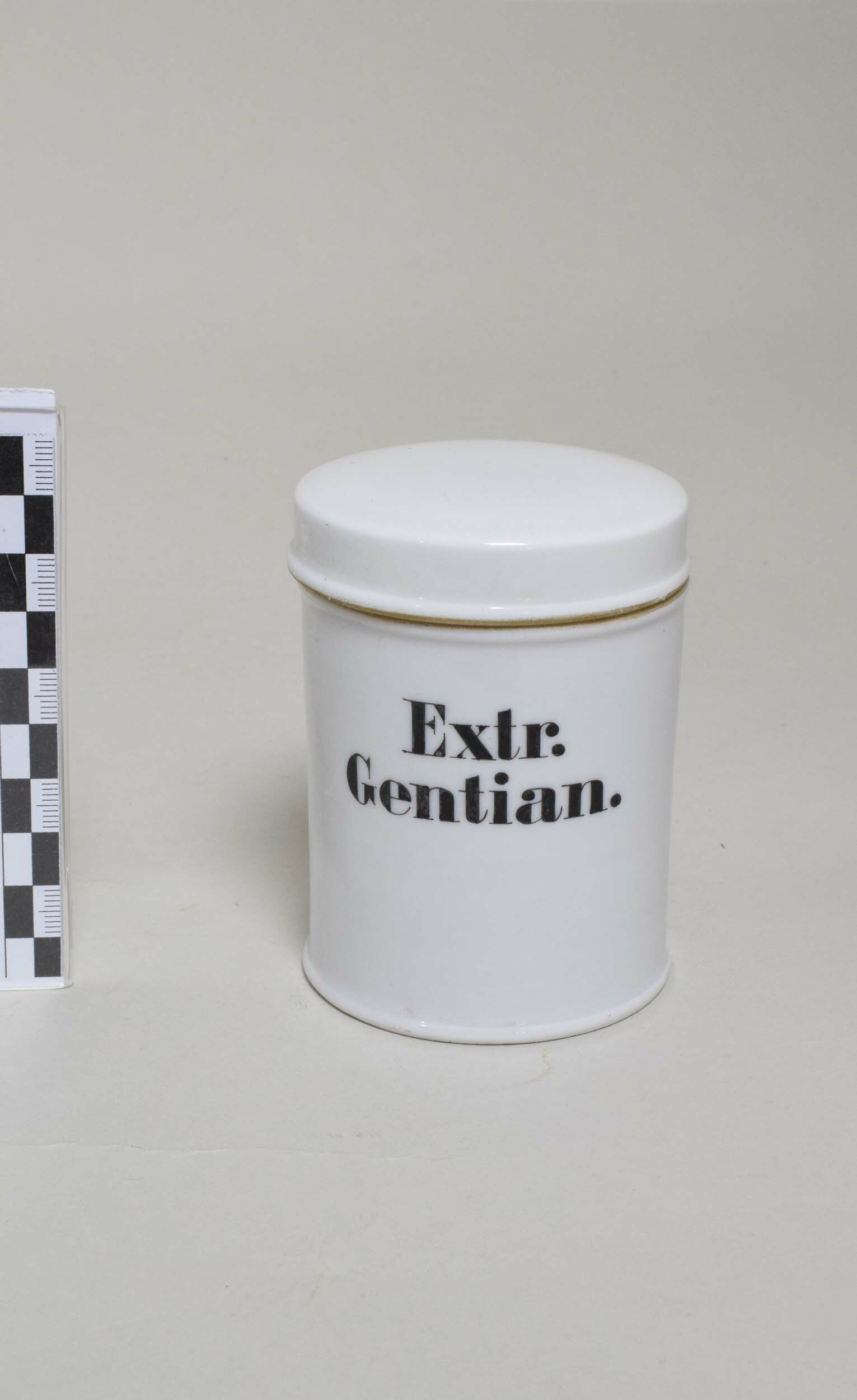 Arzneimitteldose "Extr. Gentian." (Heimatmuseum Dohna CC BY-NC-SA)