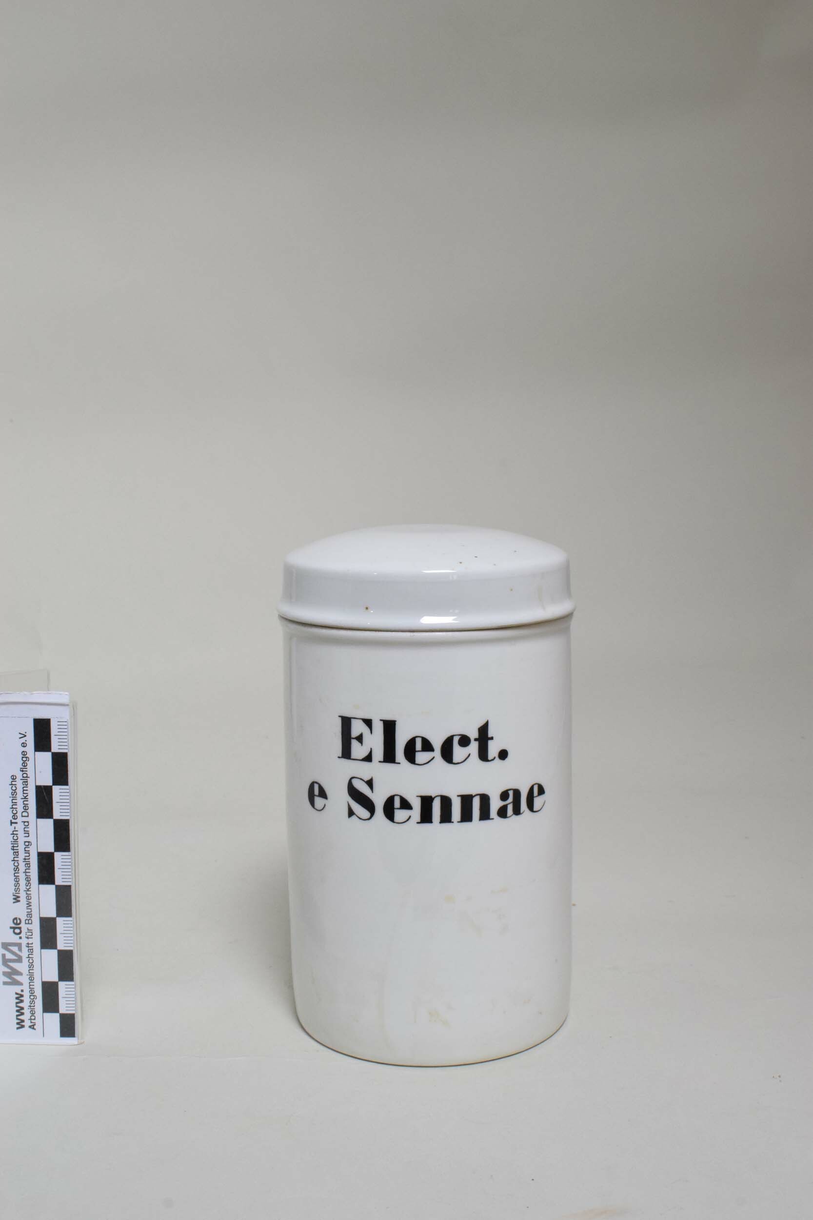 Arzneimitteldose "Elect. E Sennae" (Heimatmuseum Dohna CC BY-NC-SA)