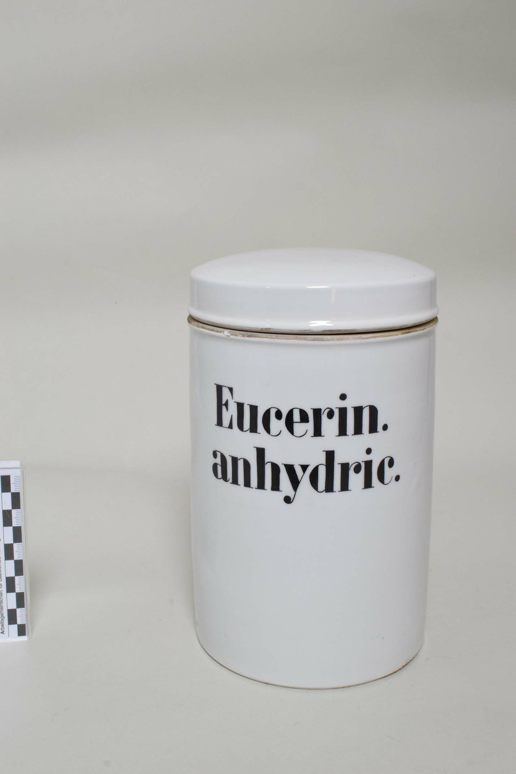 Arzneimitteldose "Eucerin. anhydric." (Heimatmuseum Dohna CC BY-NC-SA)