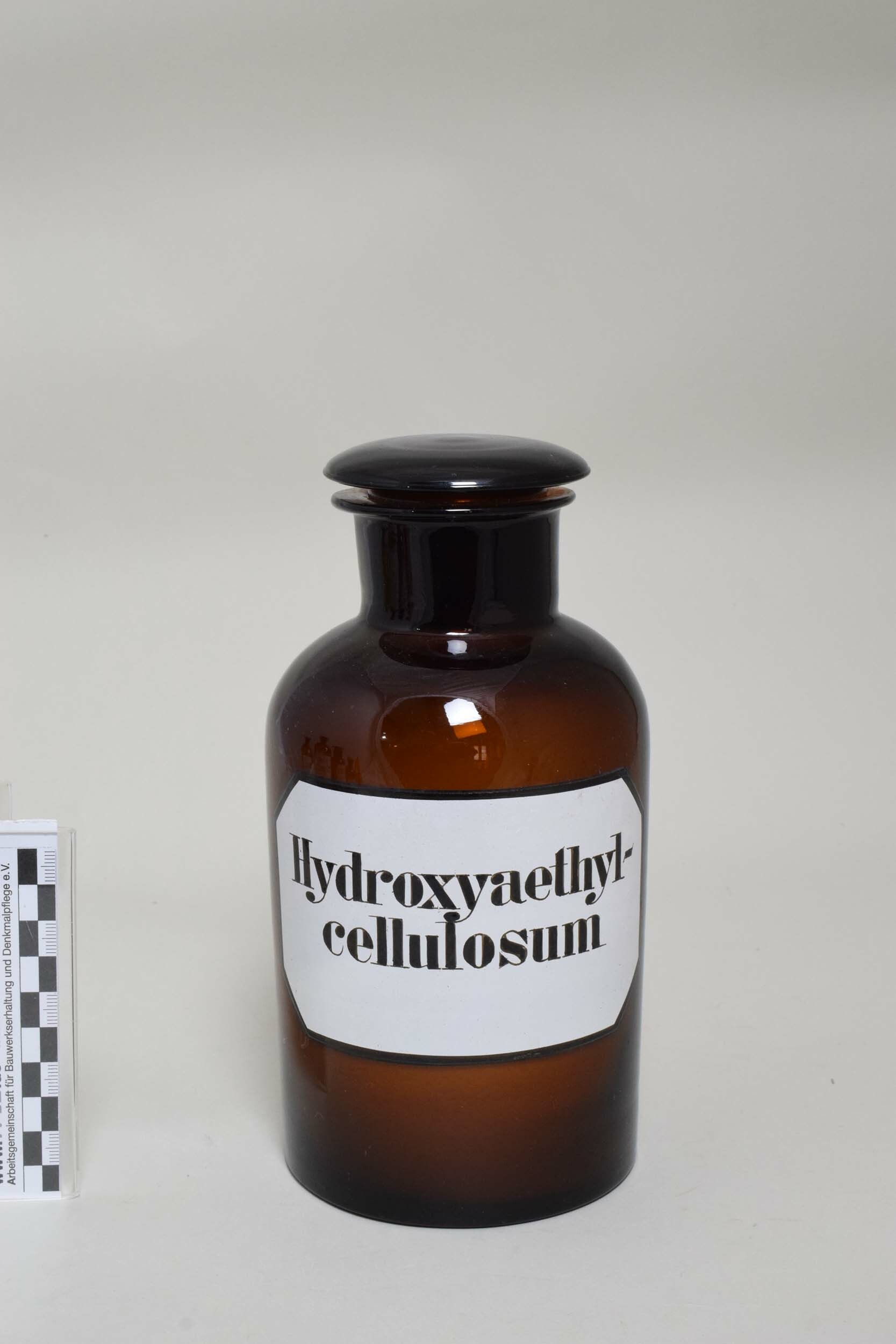 Apothekenflasche "Hydroxyaethyl-cellulosum" (Heimatmuseum Dohna CC BY-NC-SA)