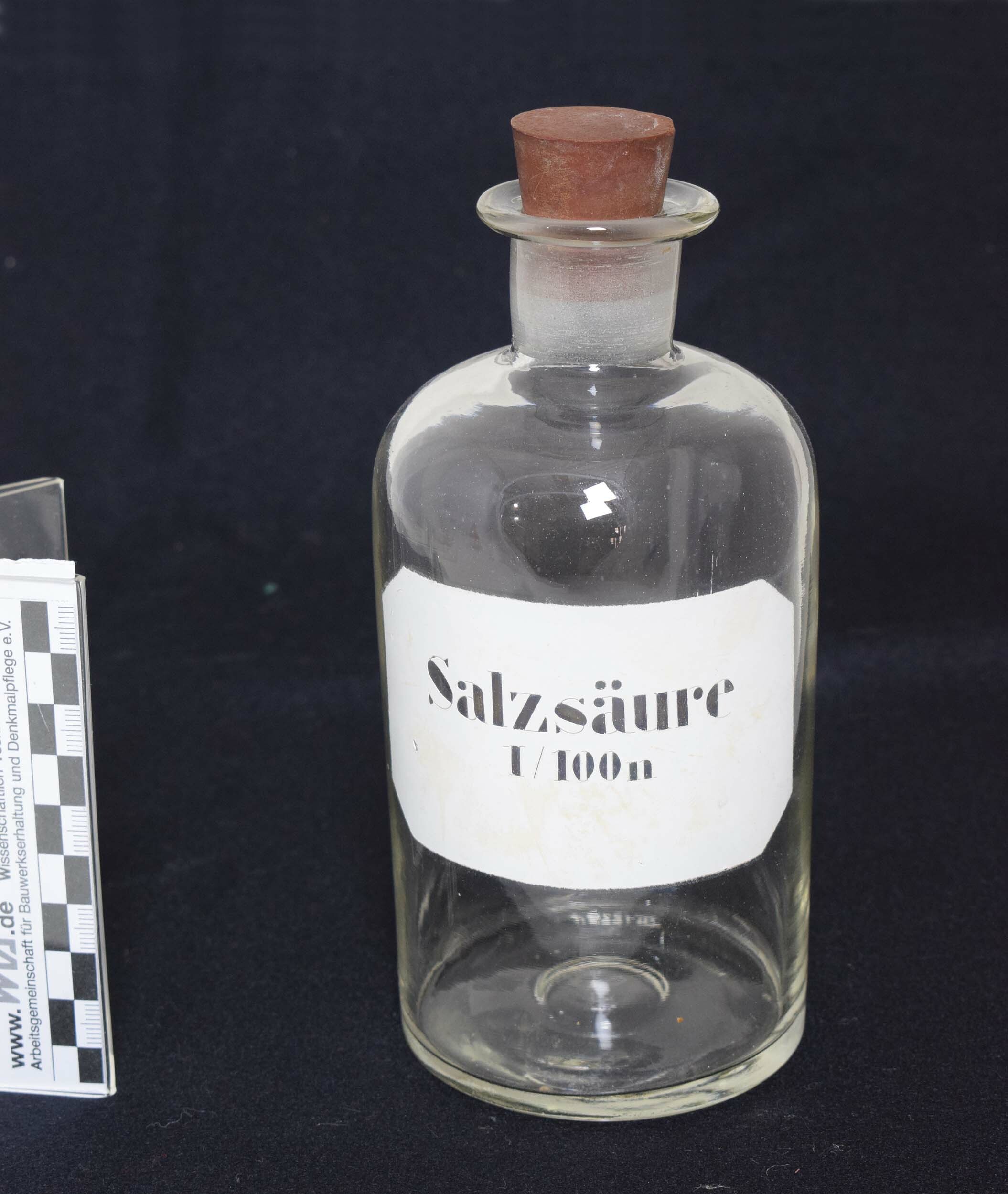 Apothekenflasche "Salzsäure 1/100n" (Heimatmuseum Dohna CC BY-NC-SA)